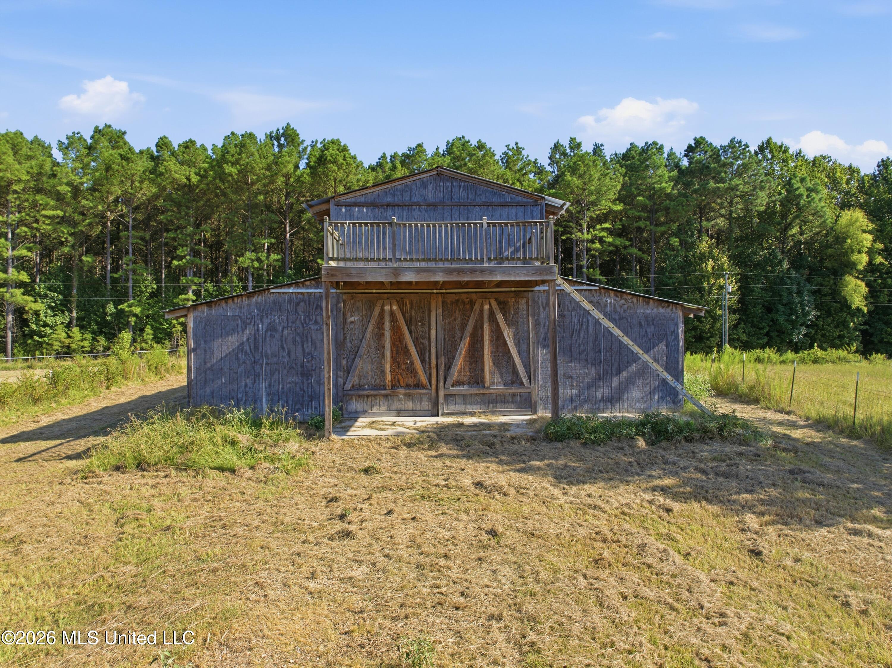 2208 Bend Road Property Photo 7