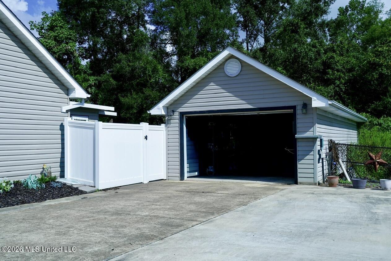 687 Maryland Avenue Property Photo 3