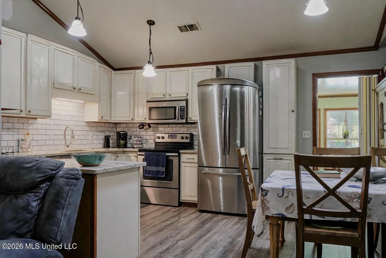 687 Maryland Avenue Property Photo 7
