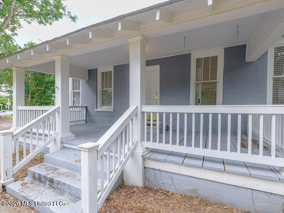 9822 Main Street Property Photo 3