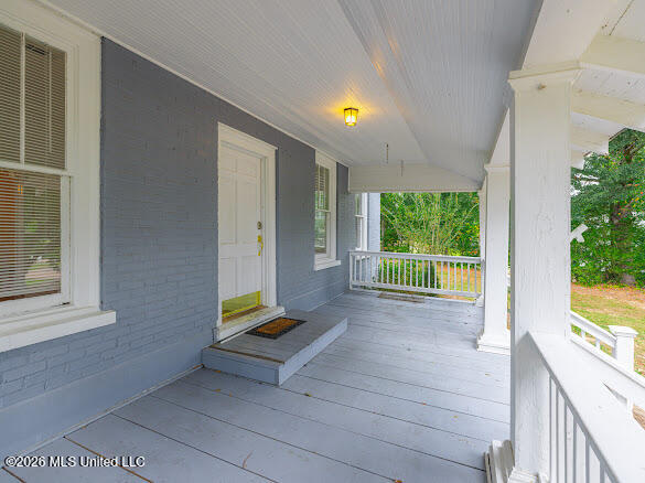 9822 Main Street Property Photo 4