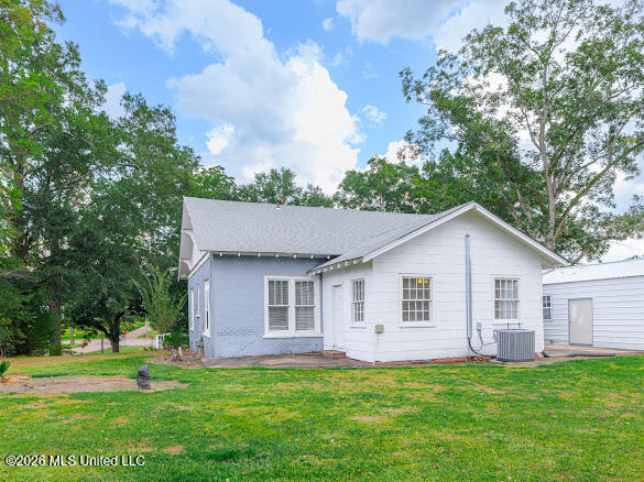 9822 Main Street Property Photo 6