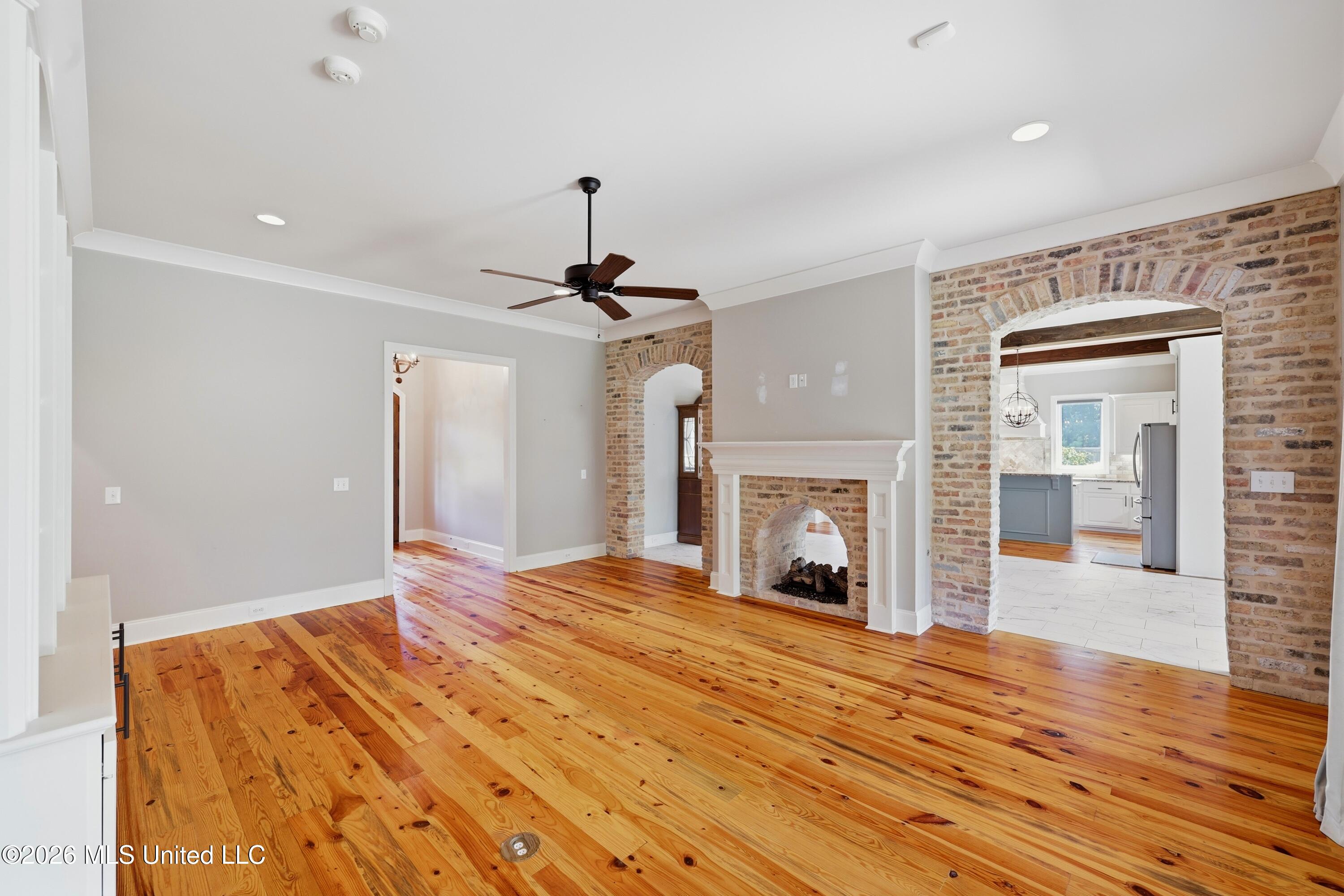 403 Huntington Point Property Photo 3