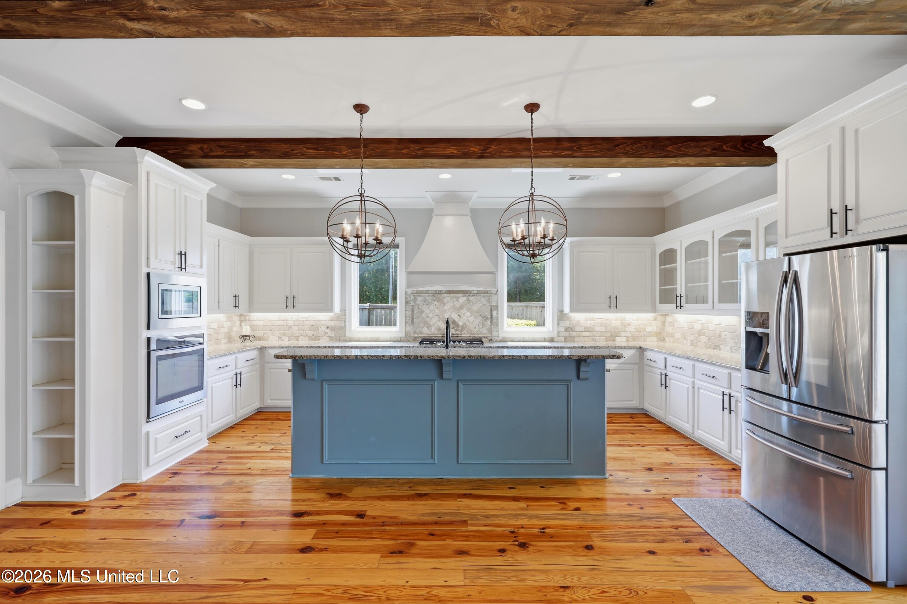 403 Huntington Point Property Photo 4