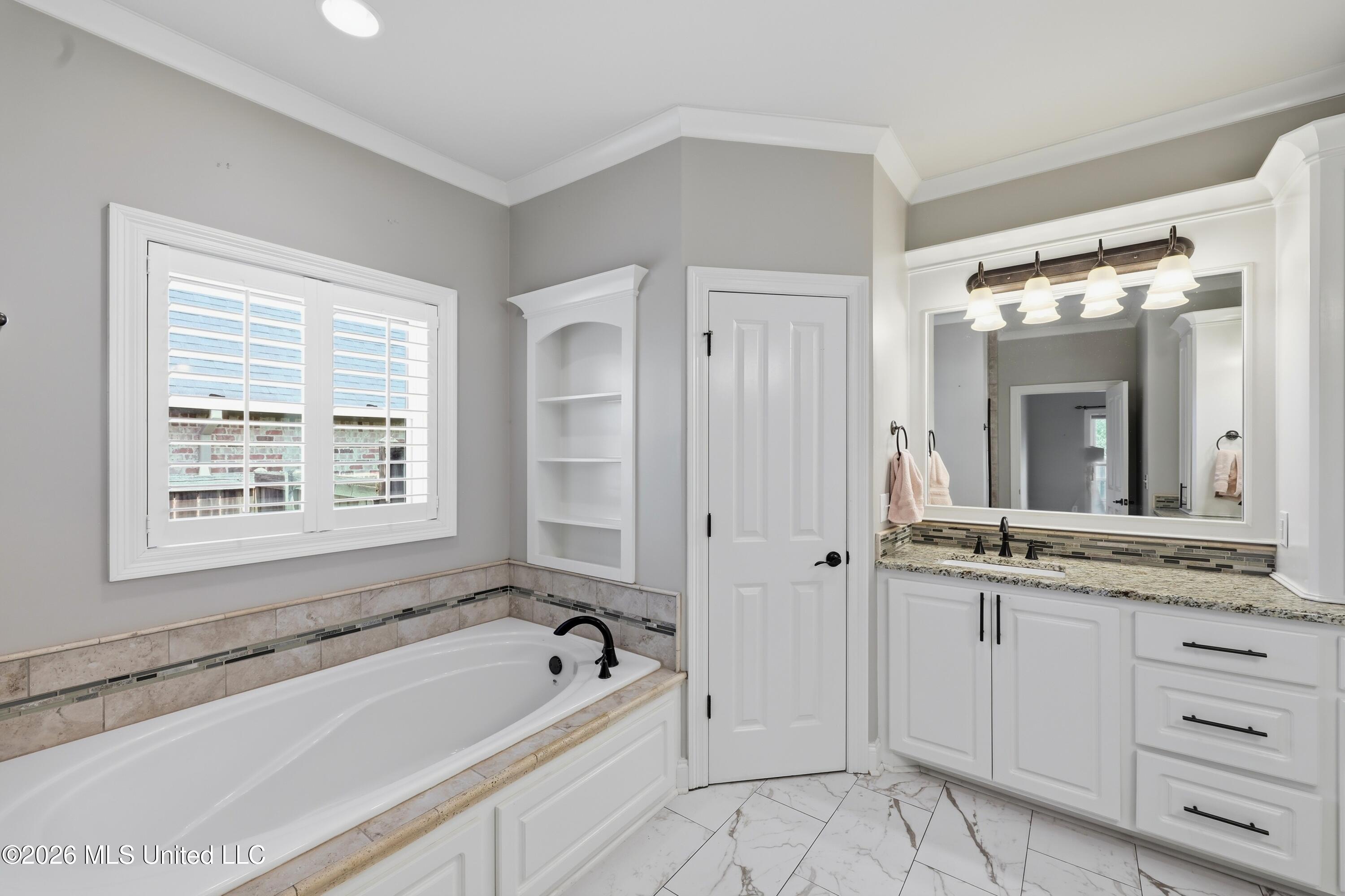 403 Huntington Point Property Photo 13