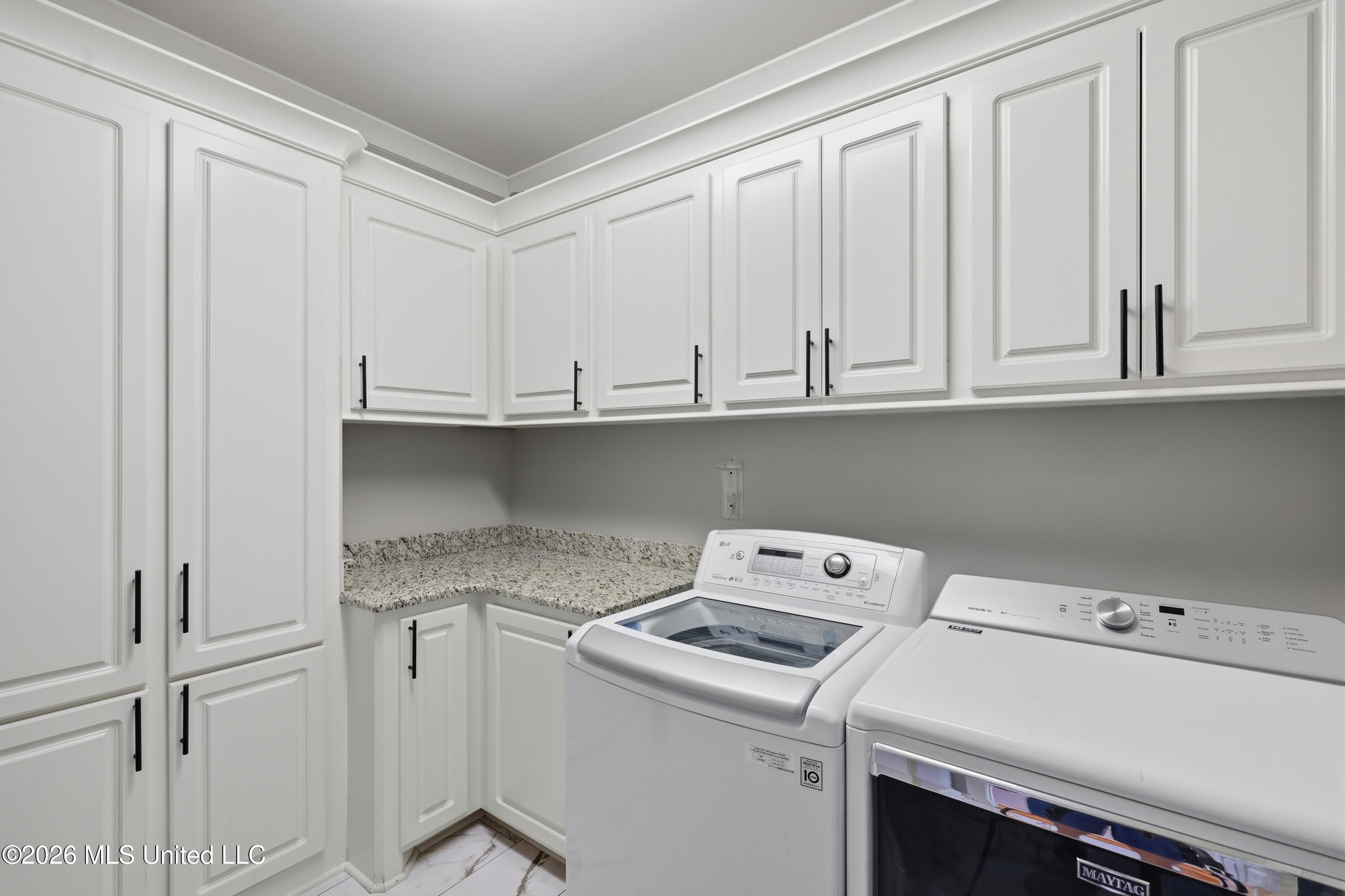 403 Huntington Point Property Photo 24