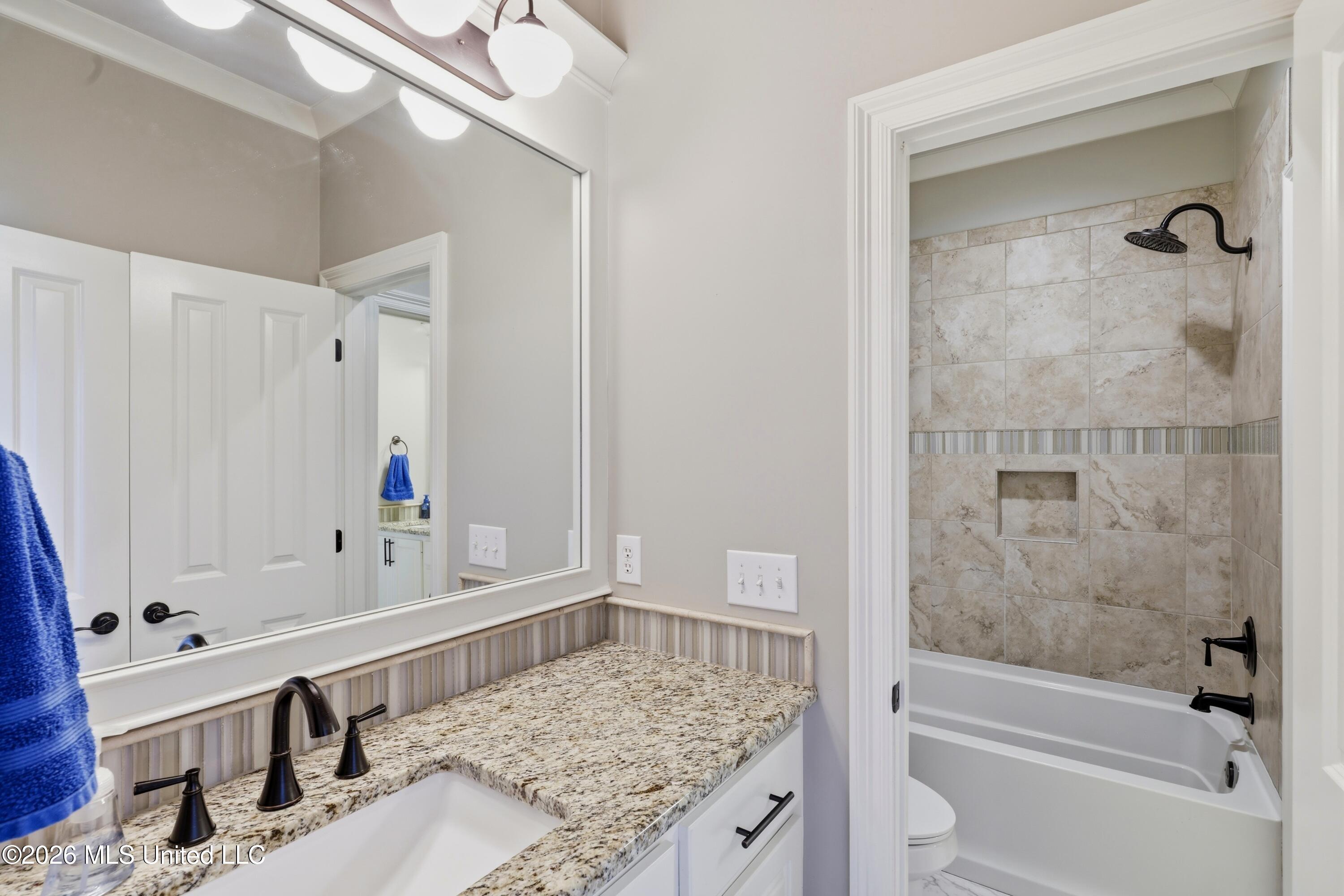 403 Huntington Point Property Photo 32
