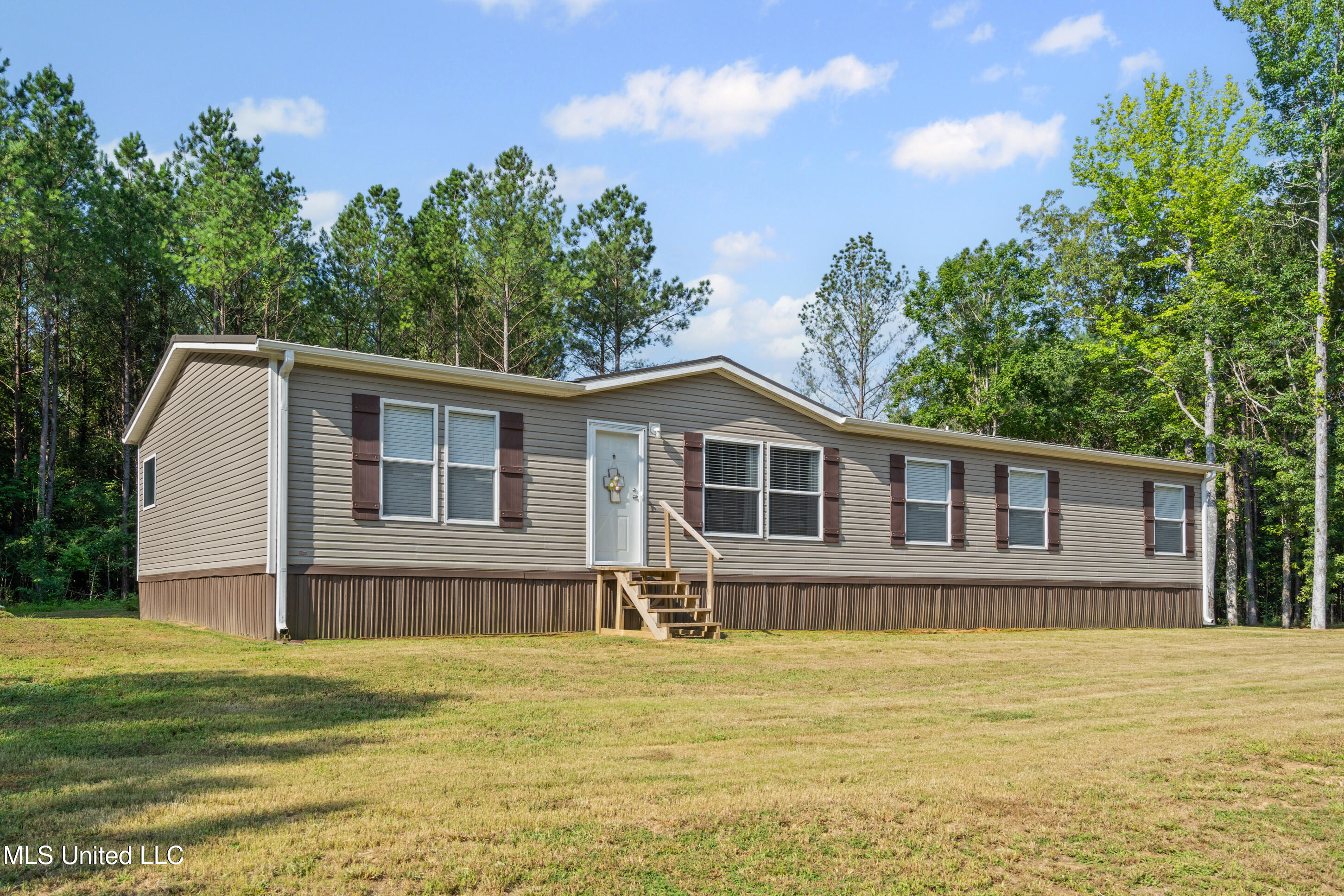 255 Ms-310 Property Photo 3
