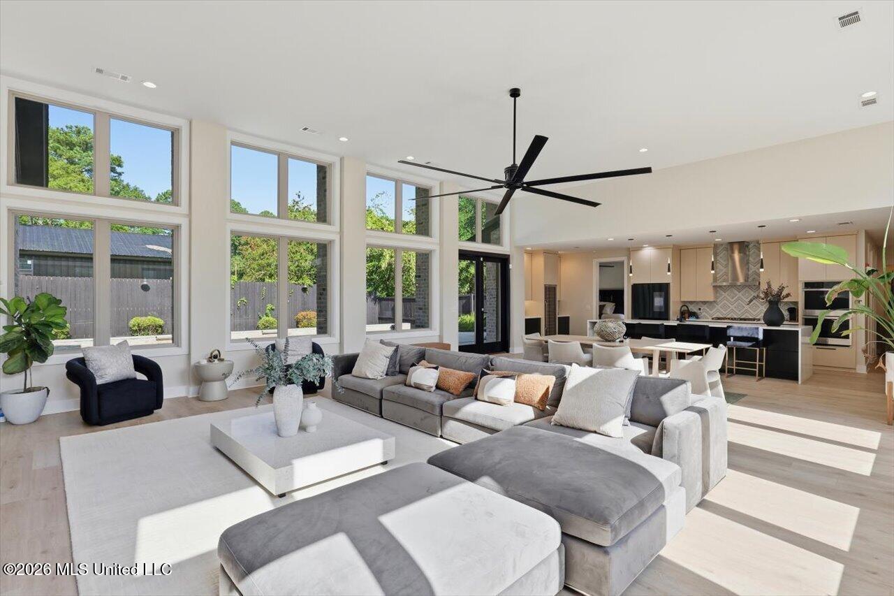 3 Carter Grove Property Photo 6