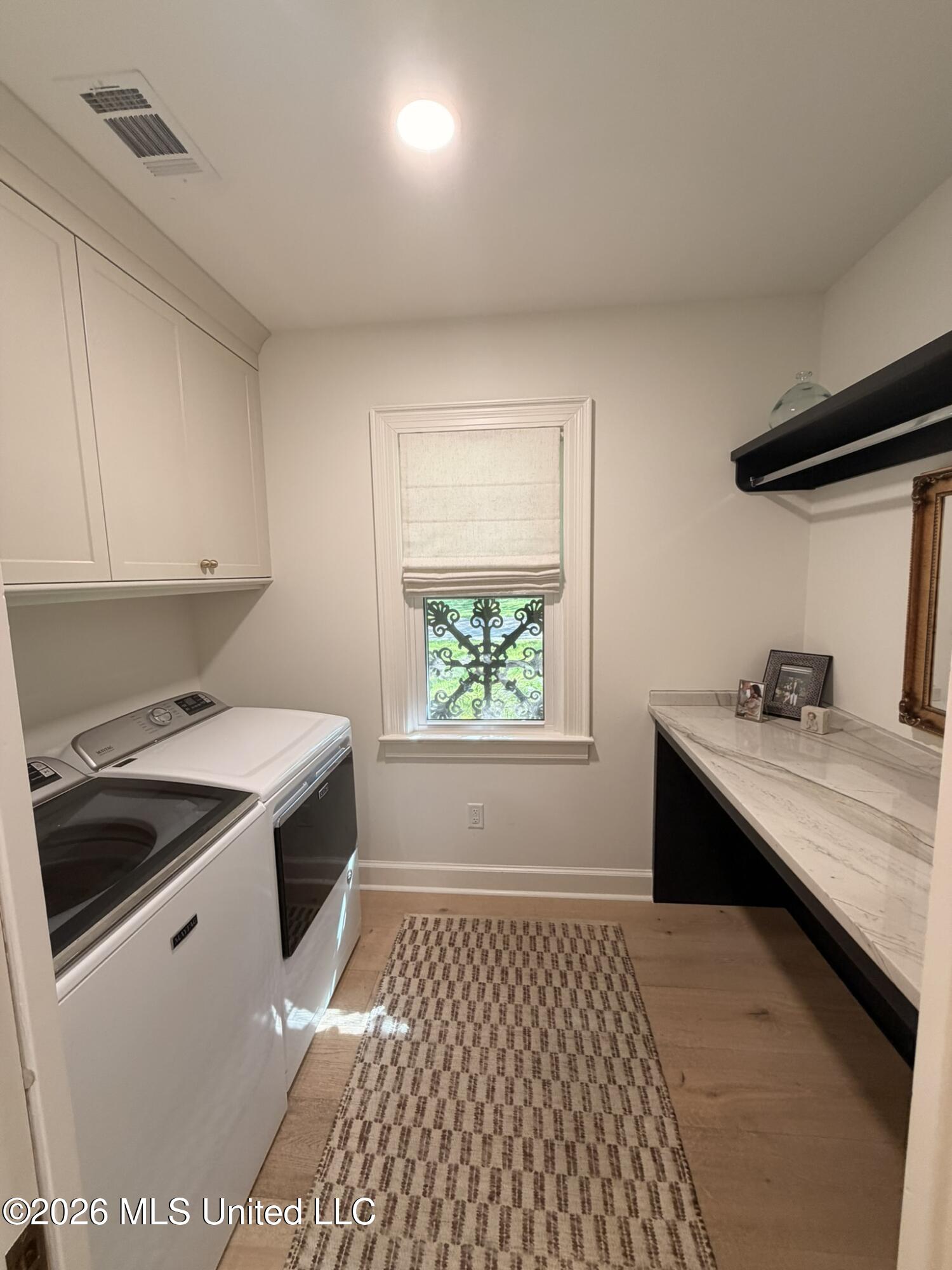2 Bingaman Lane Property Photo 6