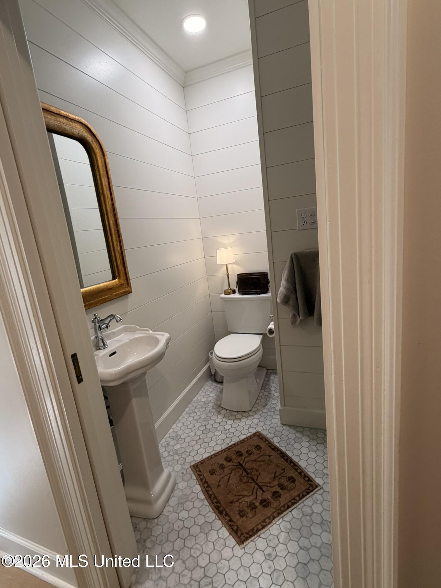 2 Bingaman Lane Property Photo 14