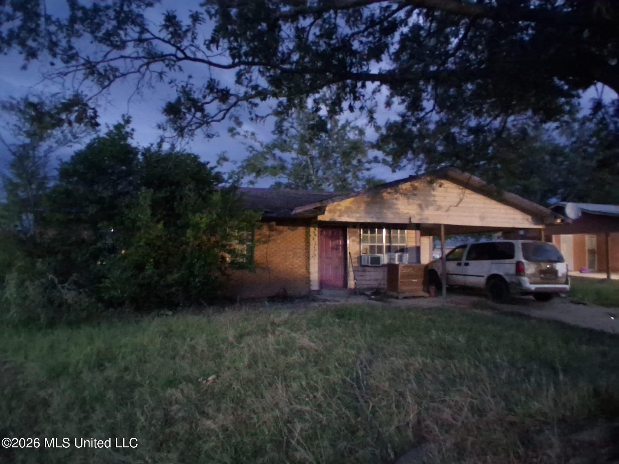 4301 King Circle Property Photo 1