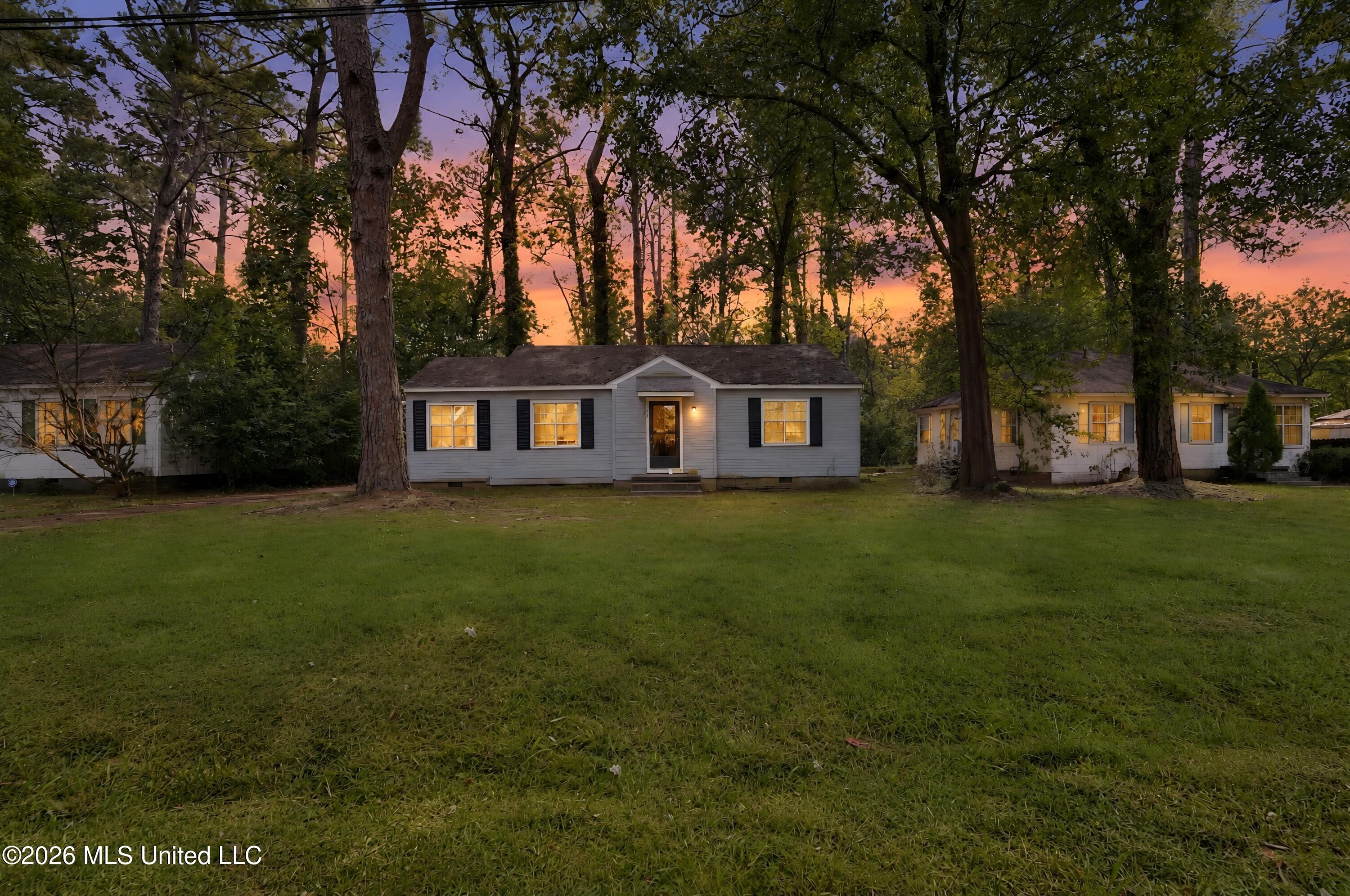 737 Woodbury Road Property Photo 1