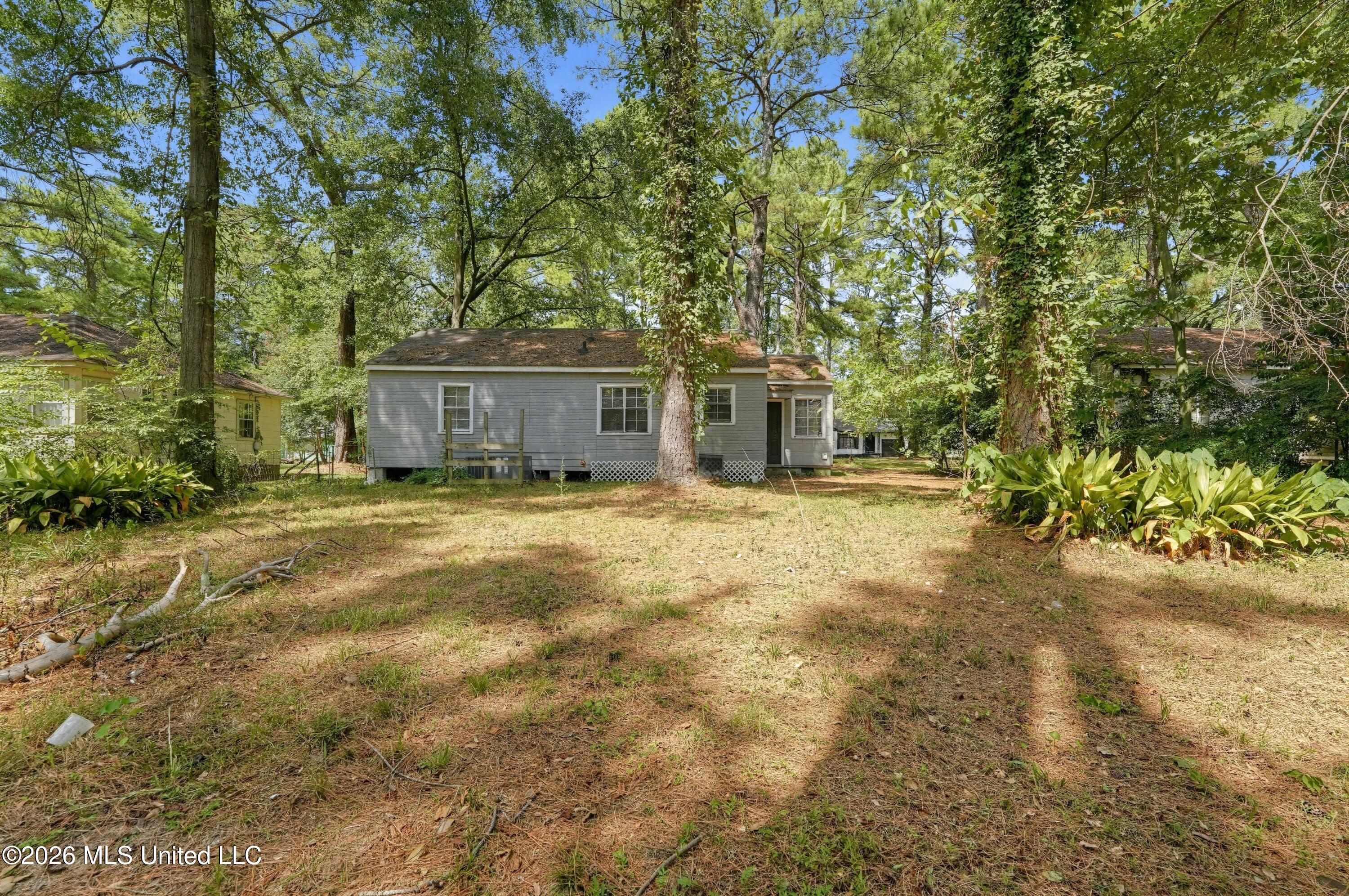 737 Woodbury Road Property Photo 3