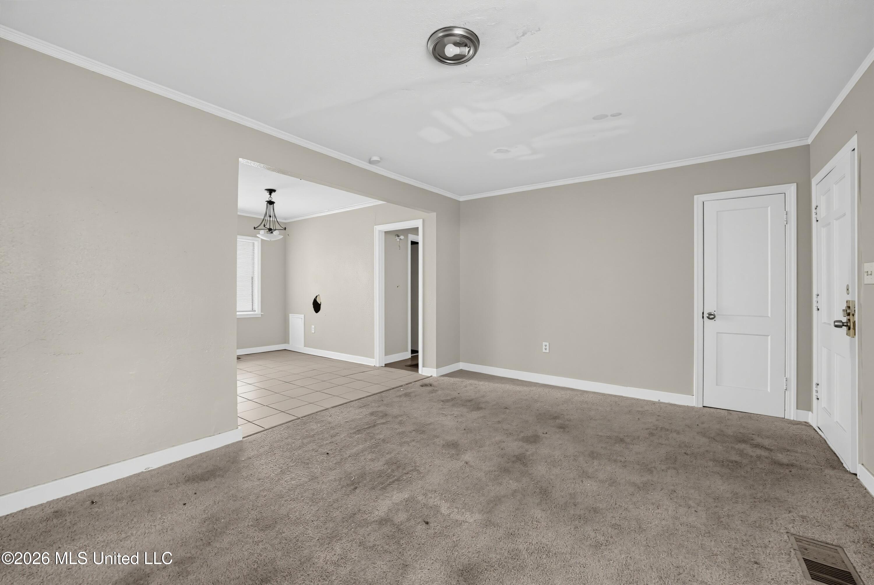 737 Woodbury Road Property Photo 6