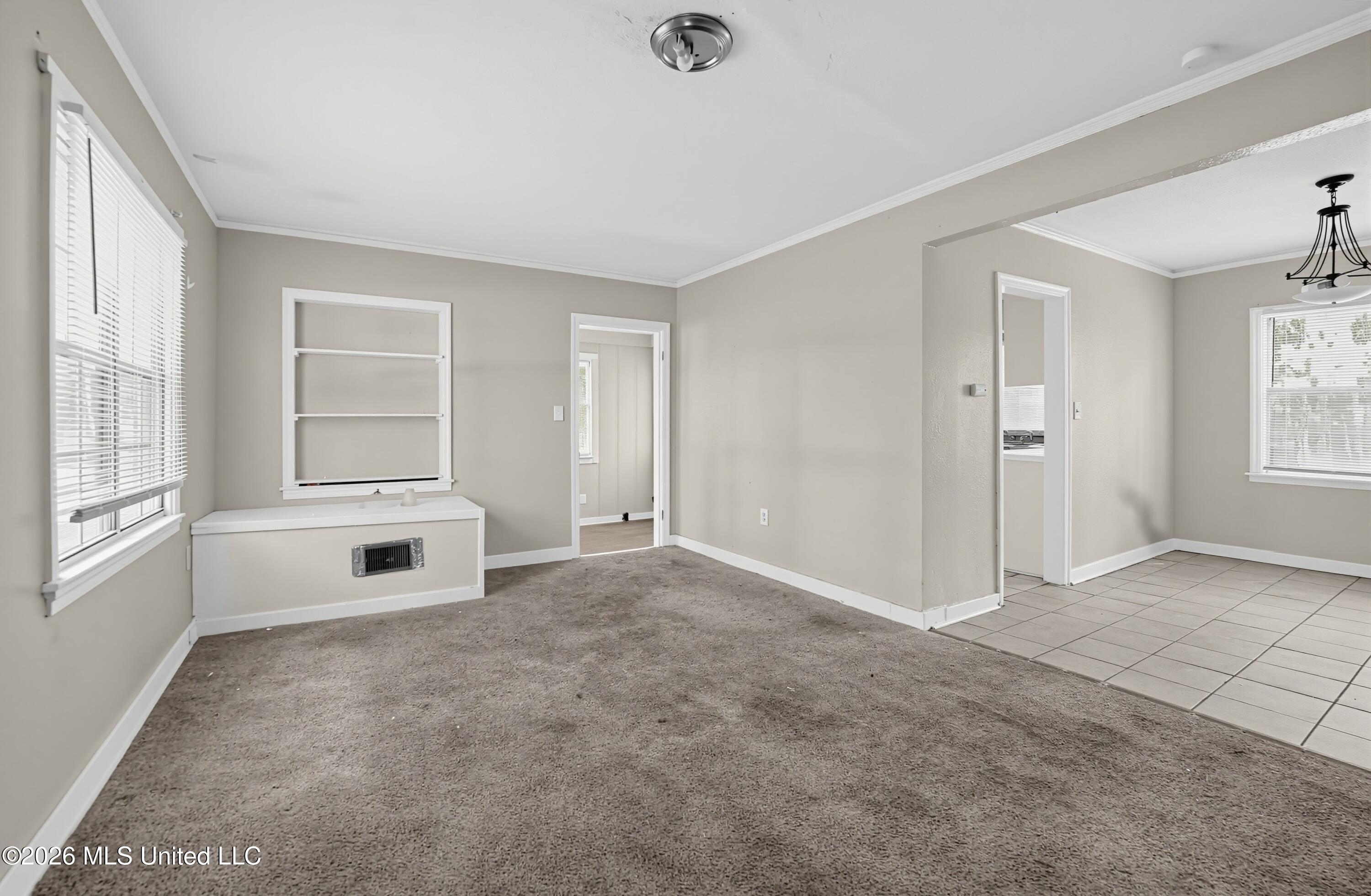 737 Woodbury Road Property Photo 9