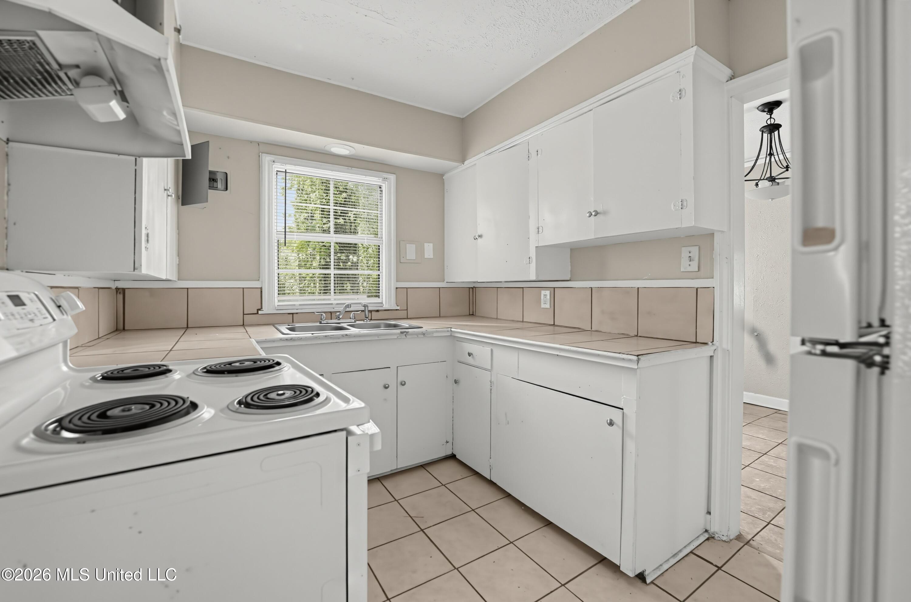 737 Woodbury Road Property Photo 13