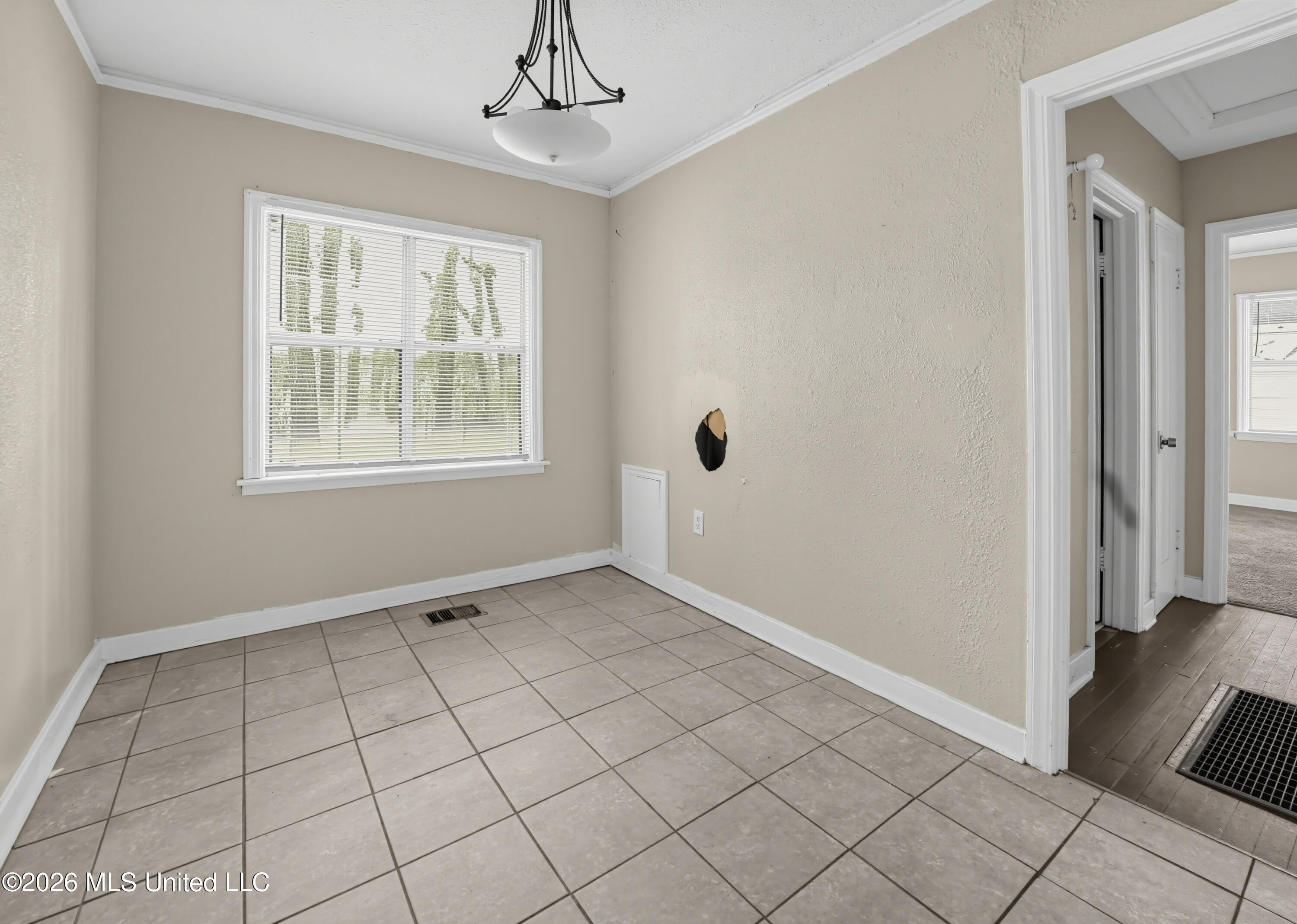 737 Woodbury Road Property Photo 15