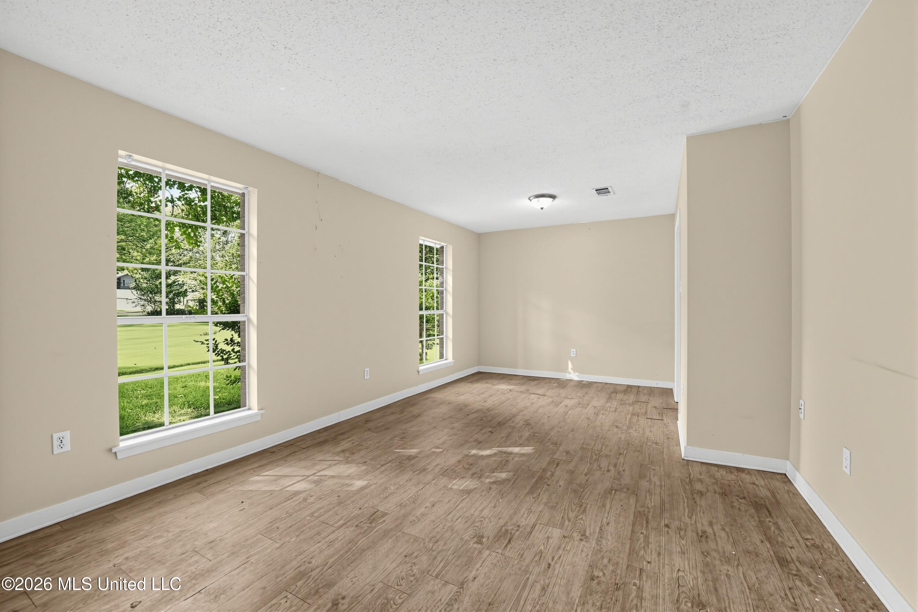 104 Roanwood Court Property Photo 2