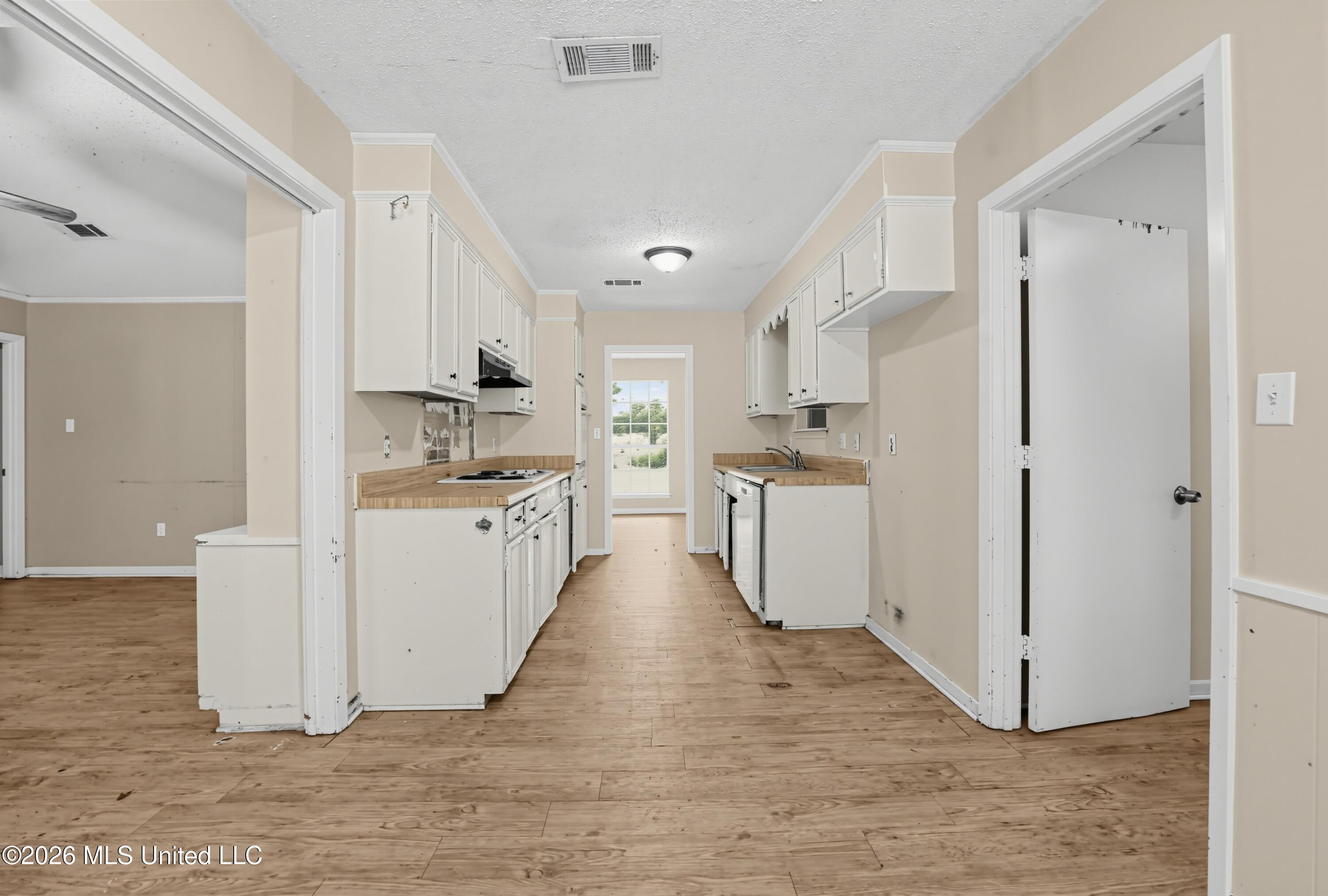 104 Roanwood Court Property Photo 9