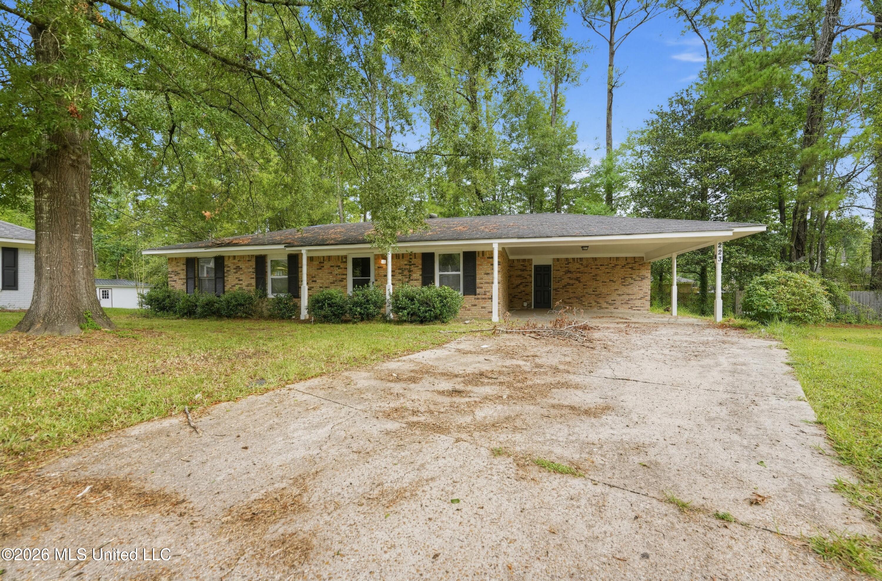 223 One Park Place Property Photo 1