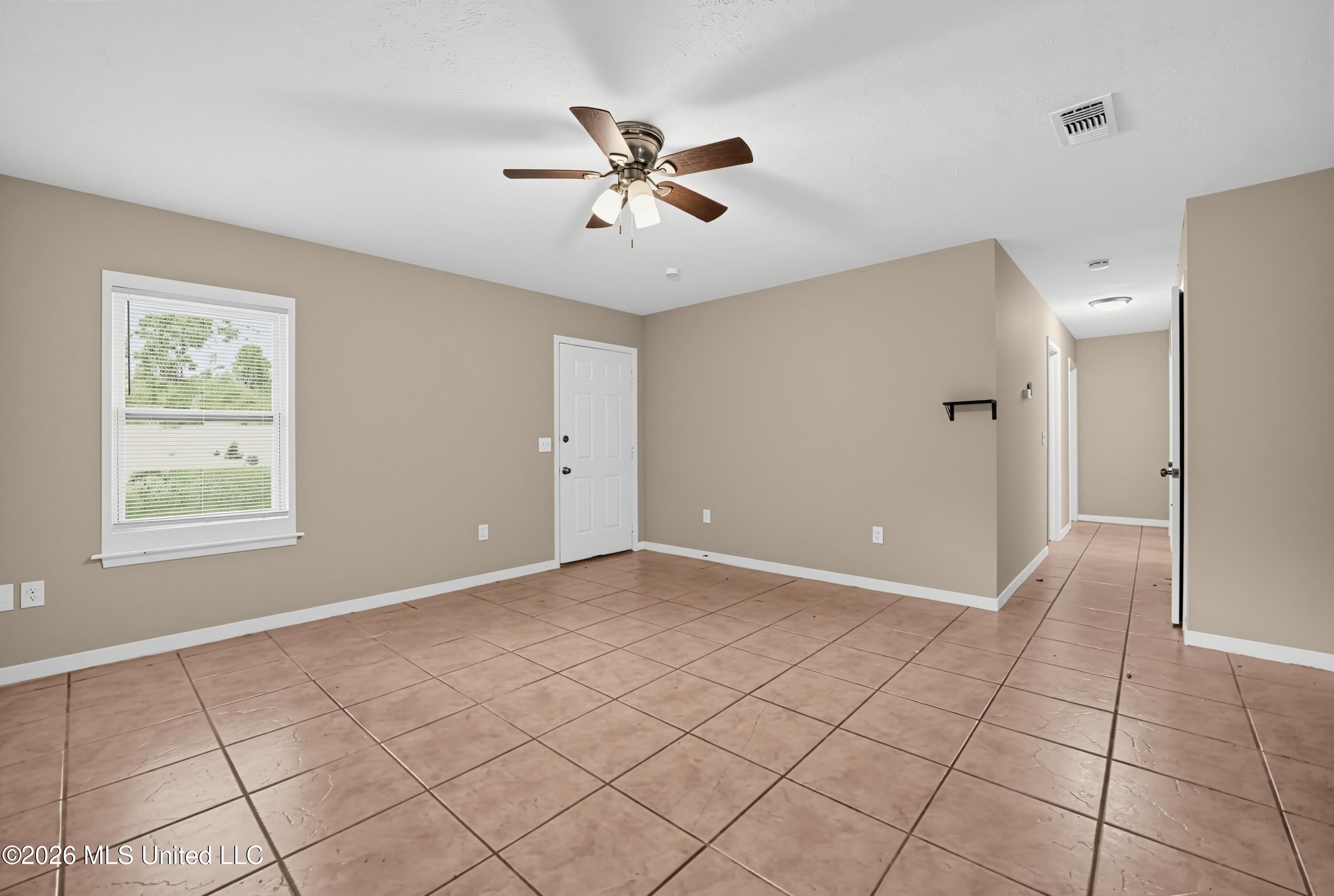 223 One Park Place Property Photo 4