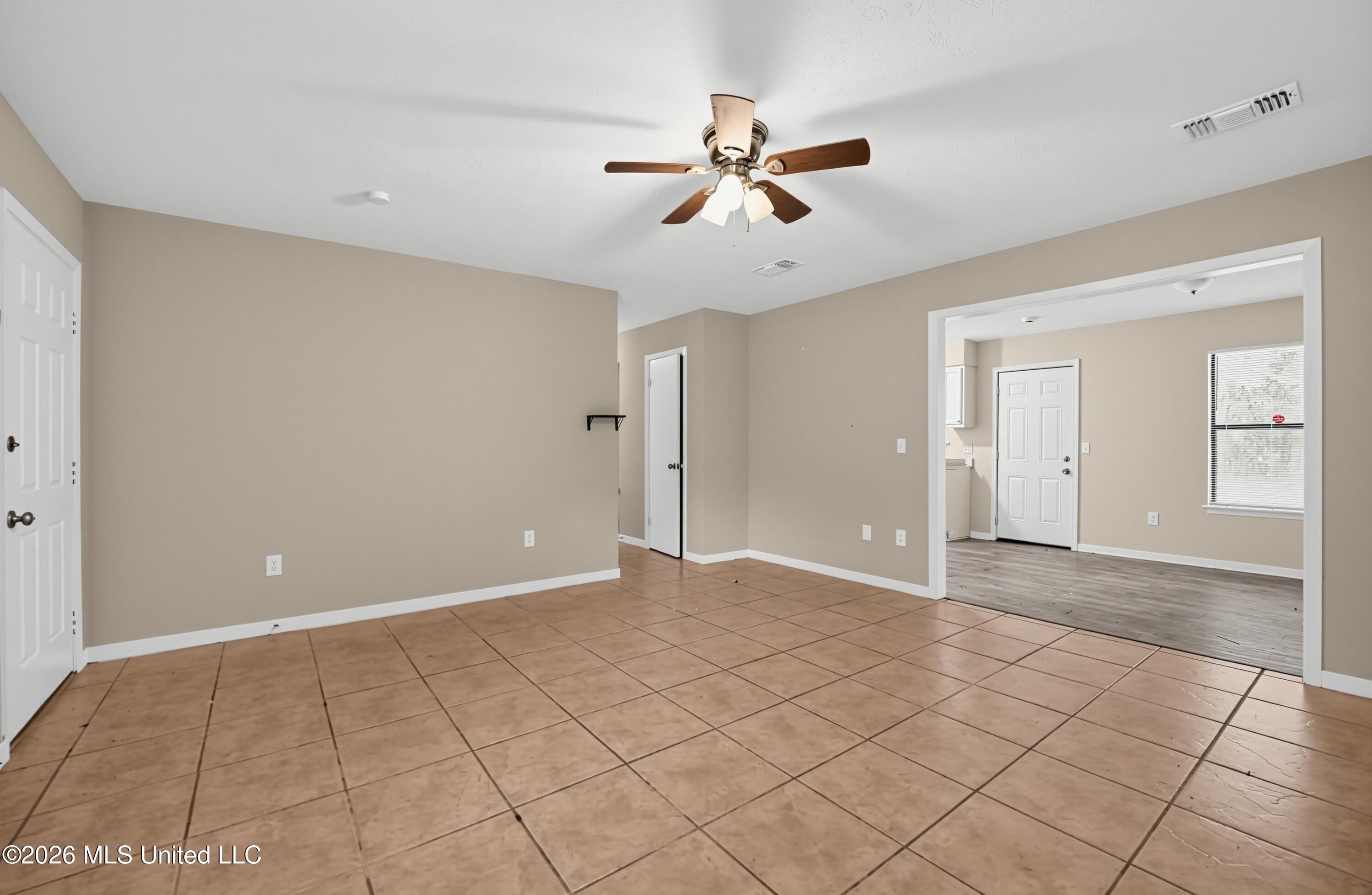 223 One Park Place Property Photo 5