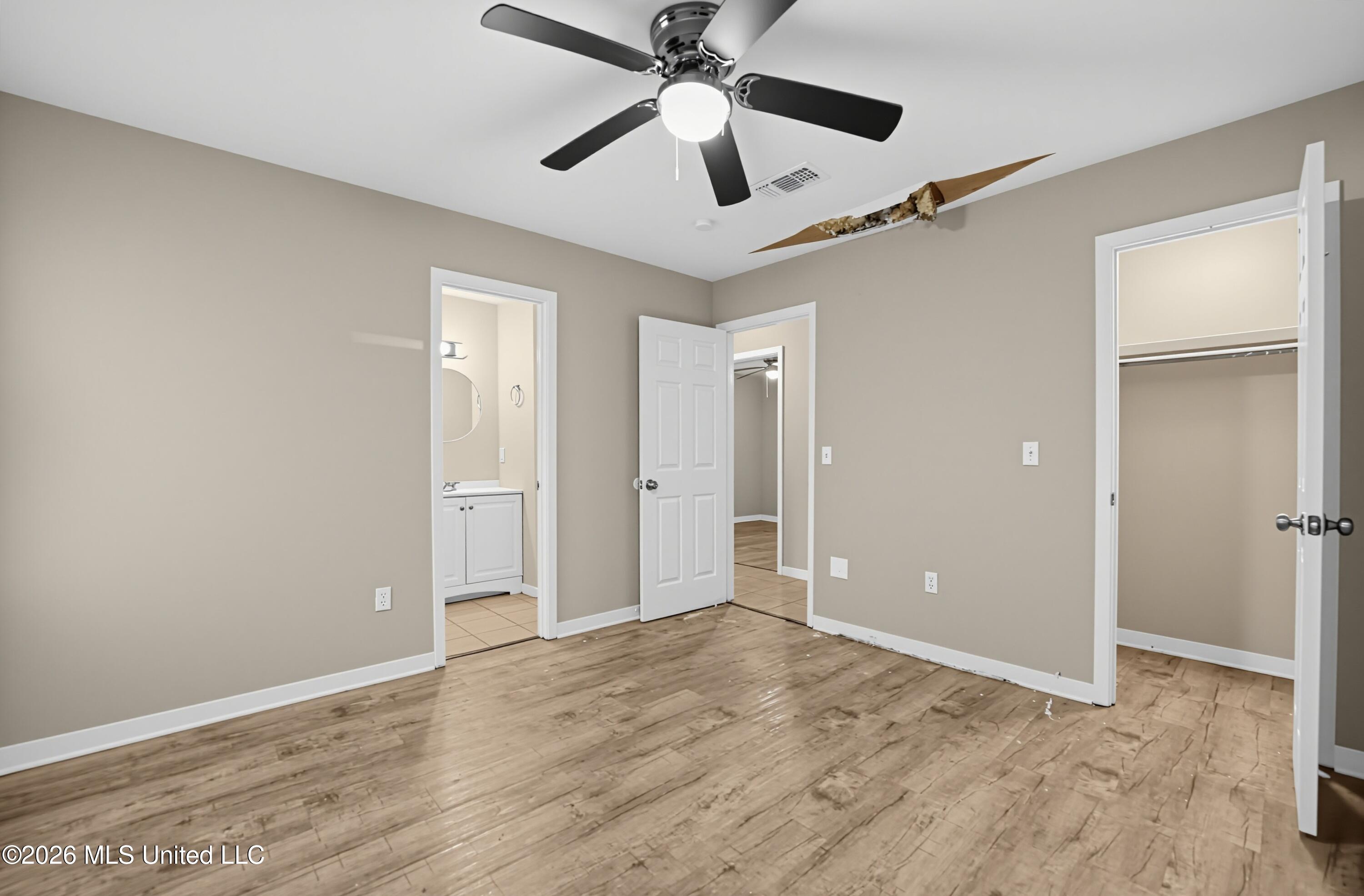223 One Park Place Property Photo 16