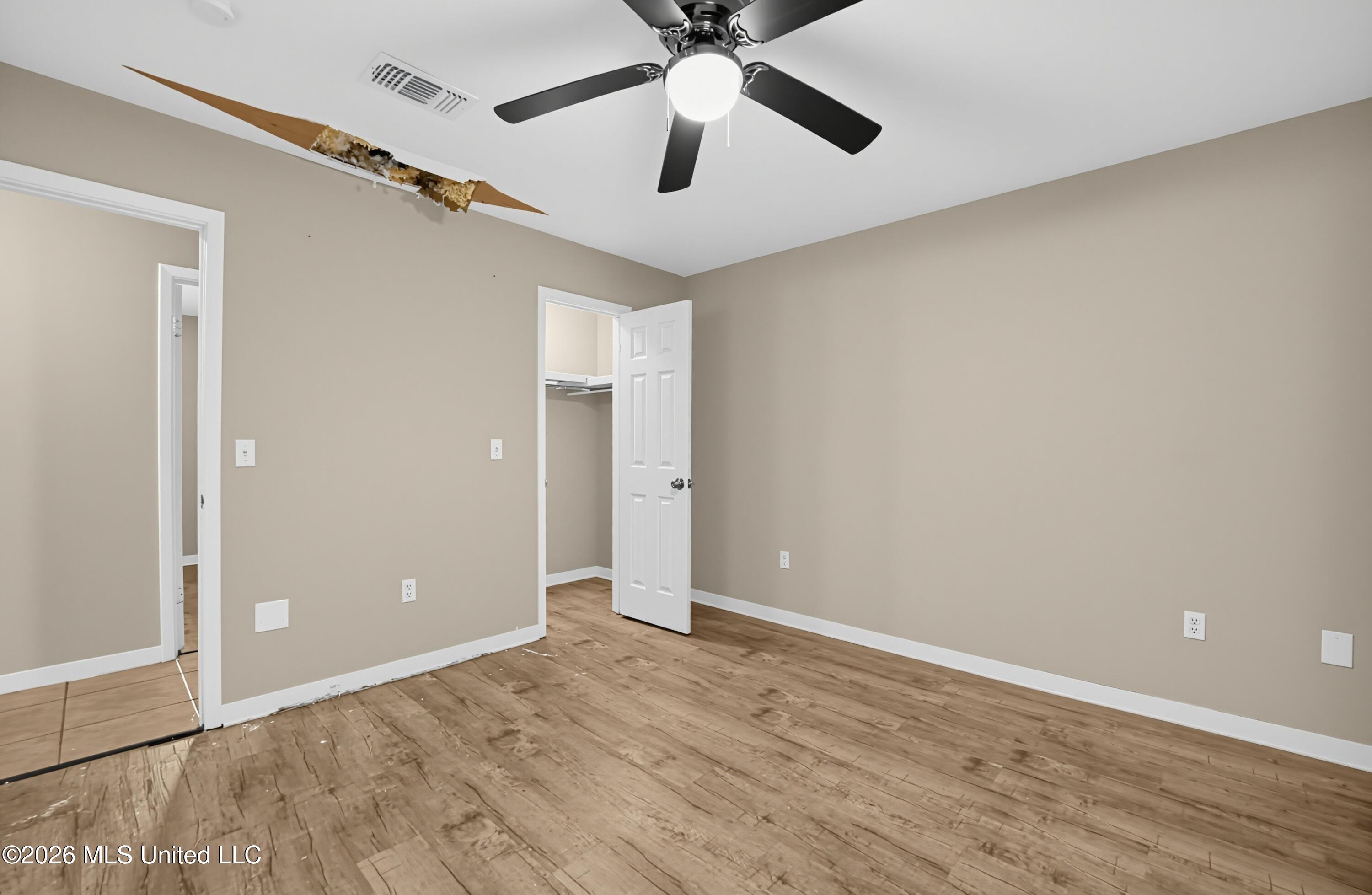 223 One Park Place Property Photo 17