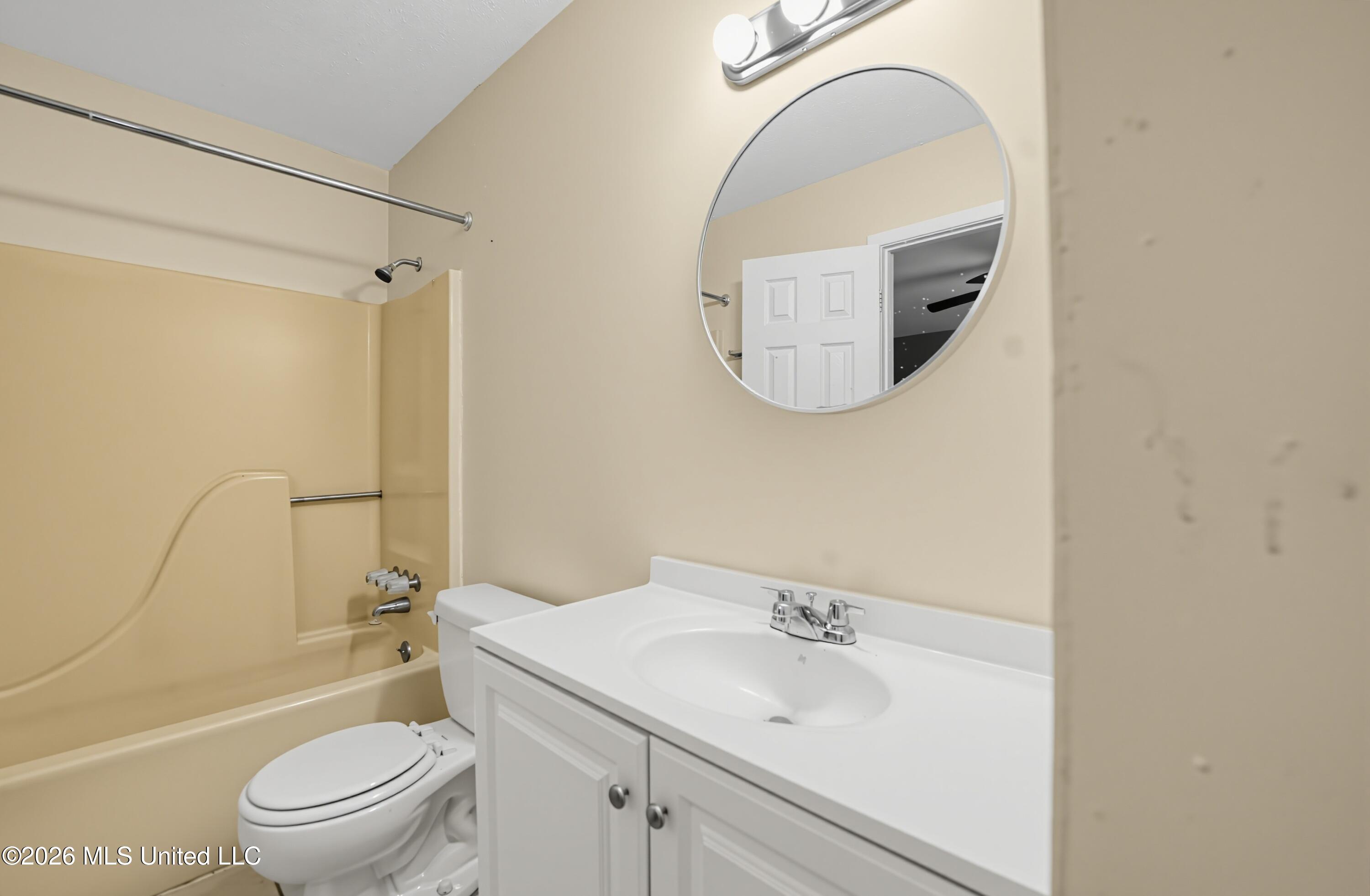 223 One Park Place Property Photo 22