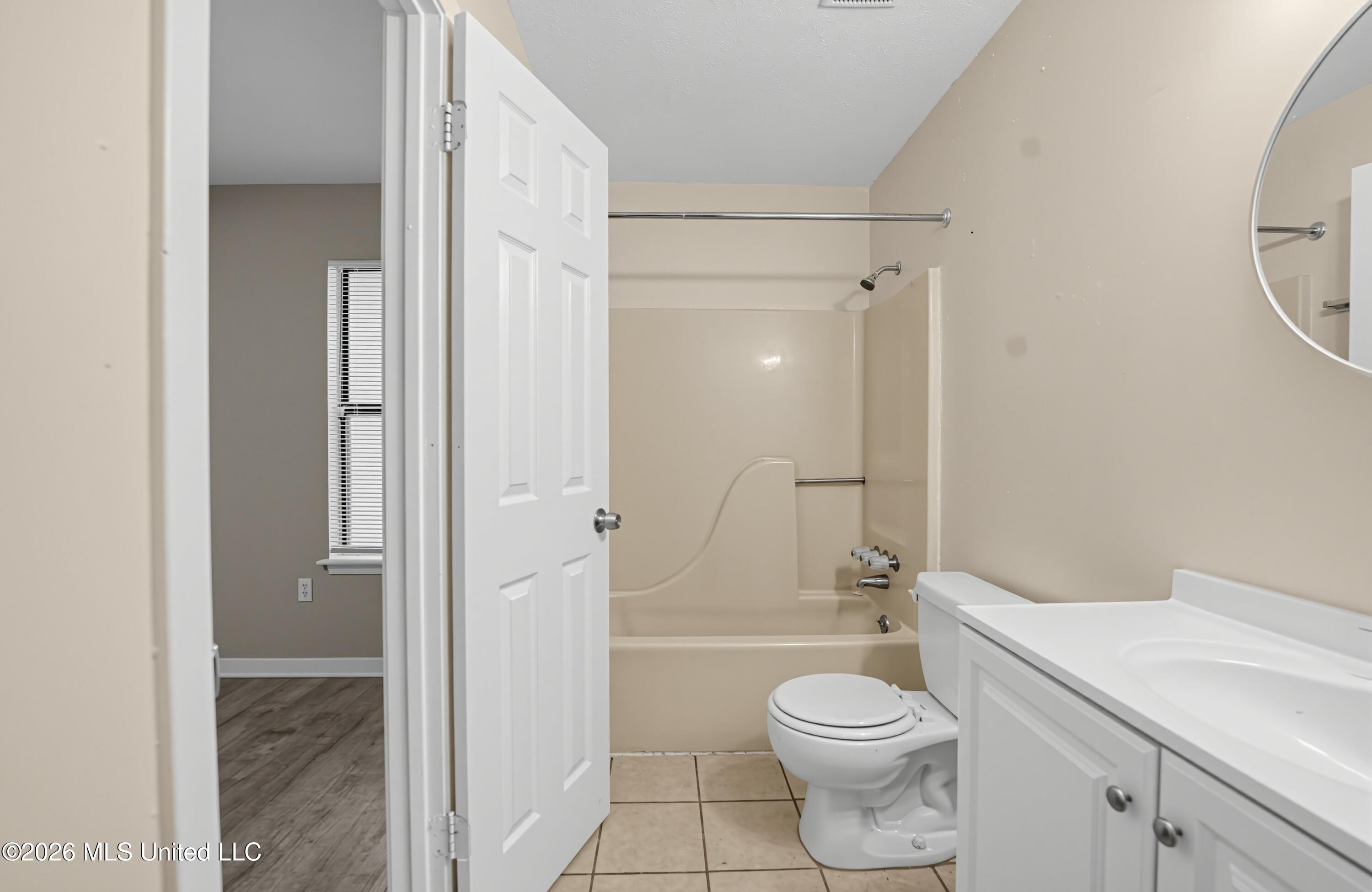 223 One Park Place Property Photo 23
