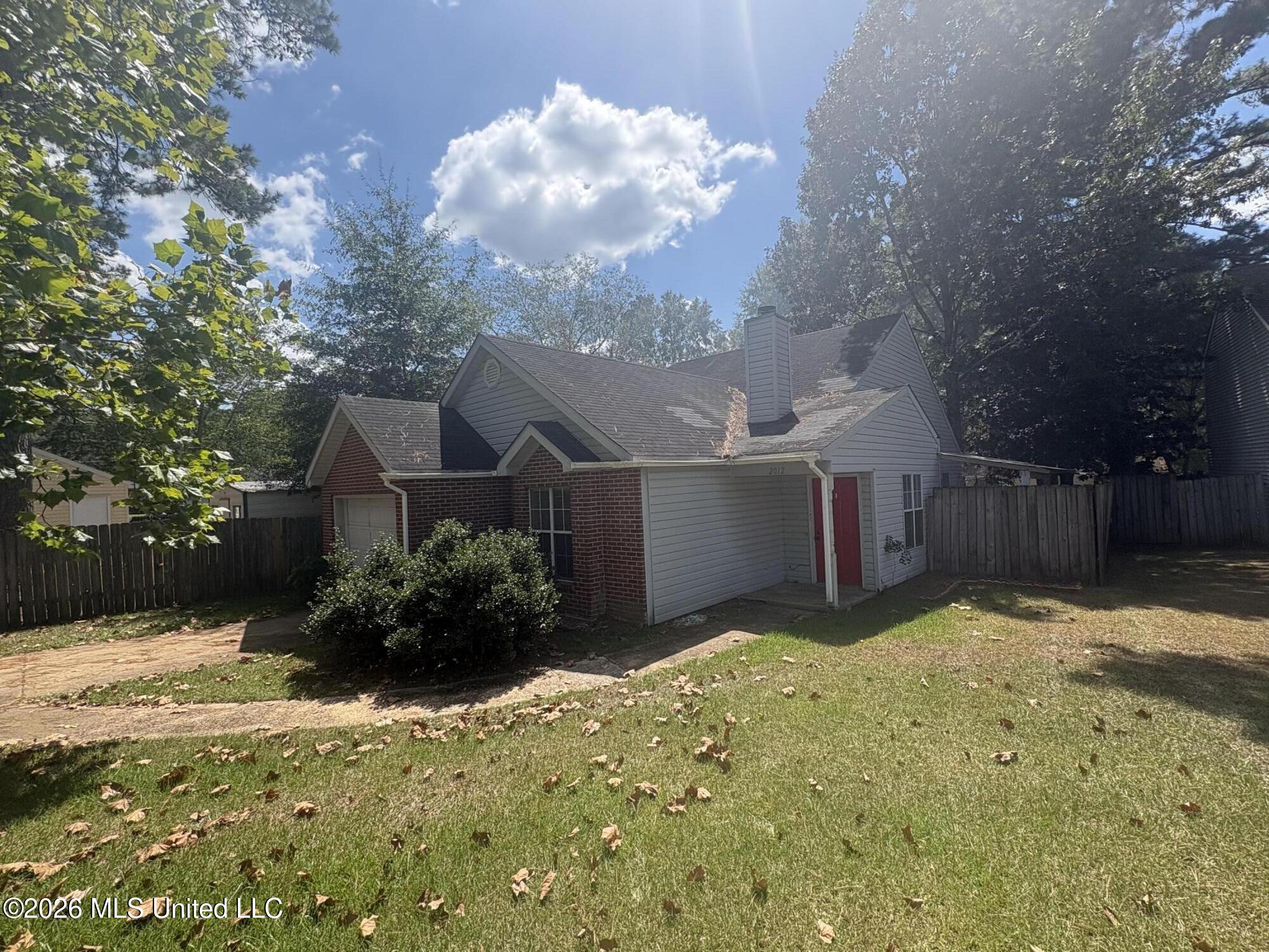 2012 Red Oak Drive Property Photo 1