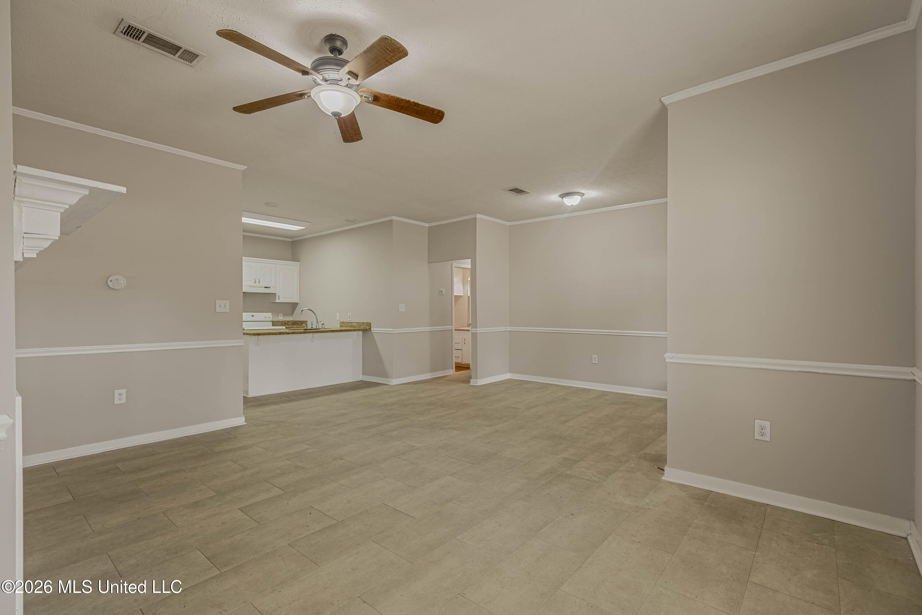 2012 Red Oak Drive Property Photo 5
