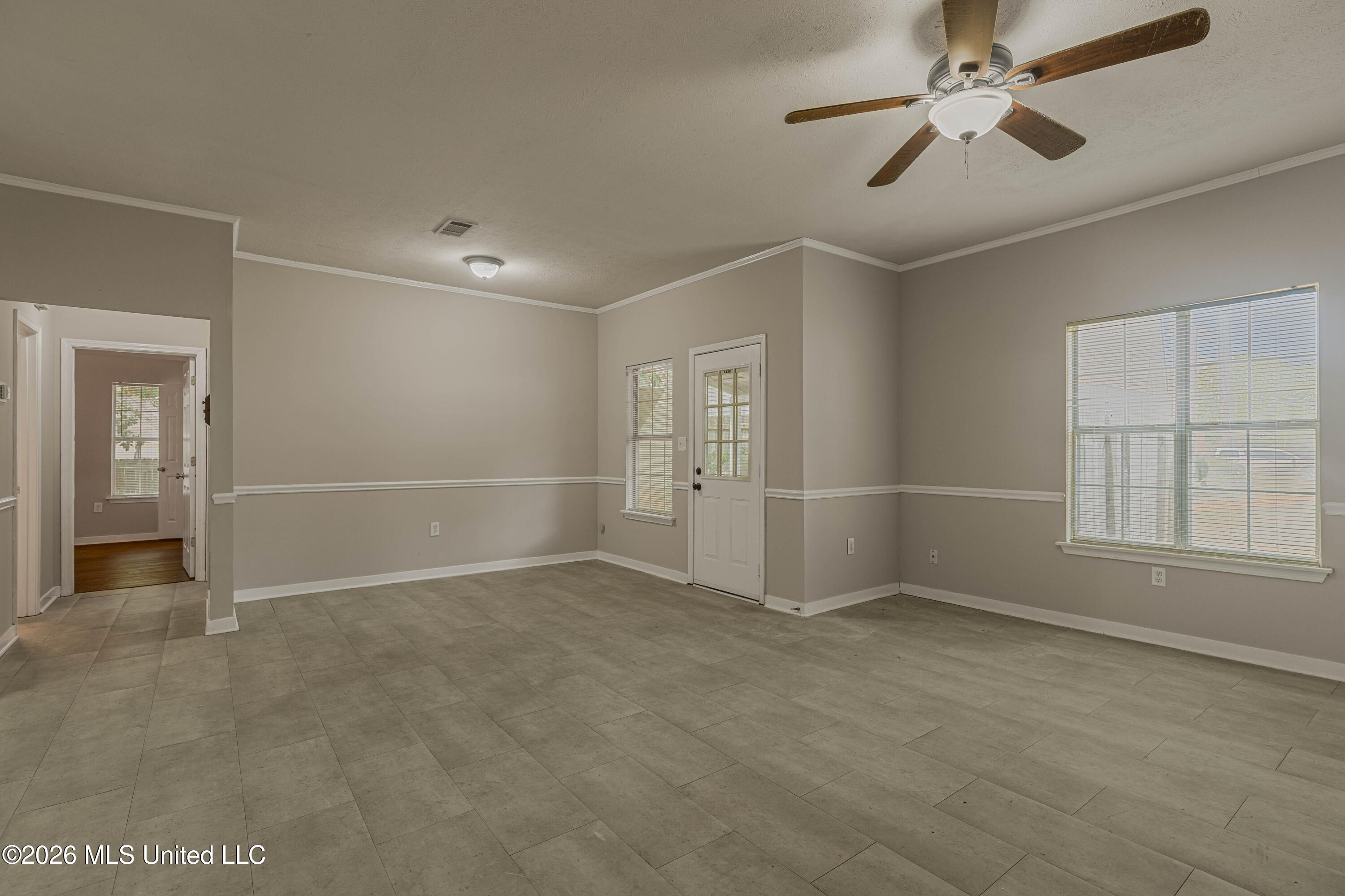 2012 Red Oak Drive Property Photo 8