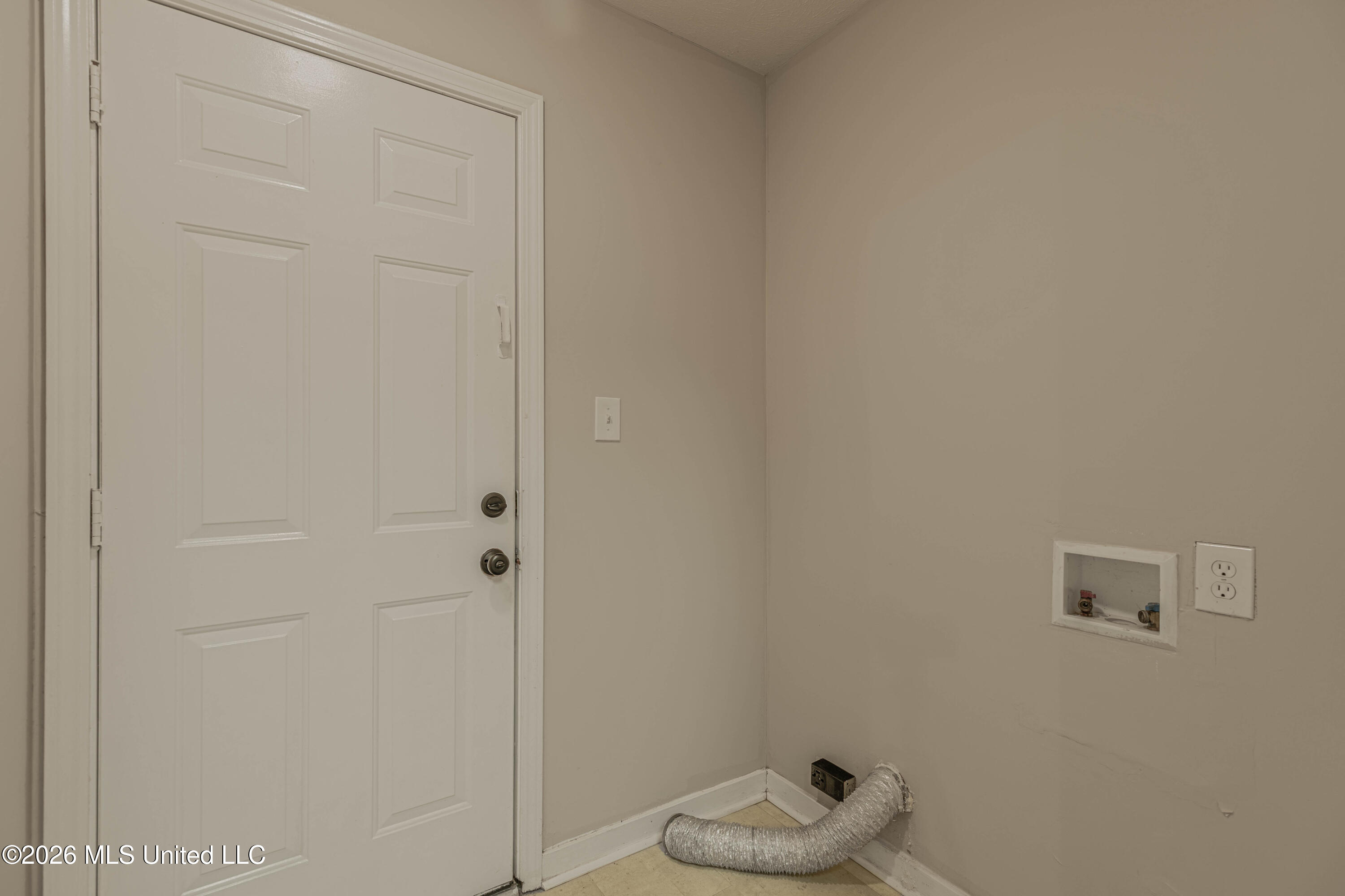 2012 Red Oak Drive Property Photo 14