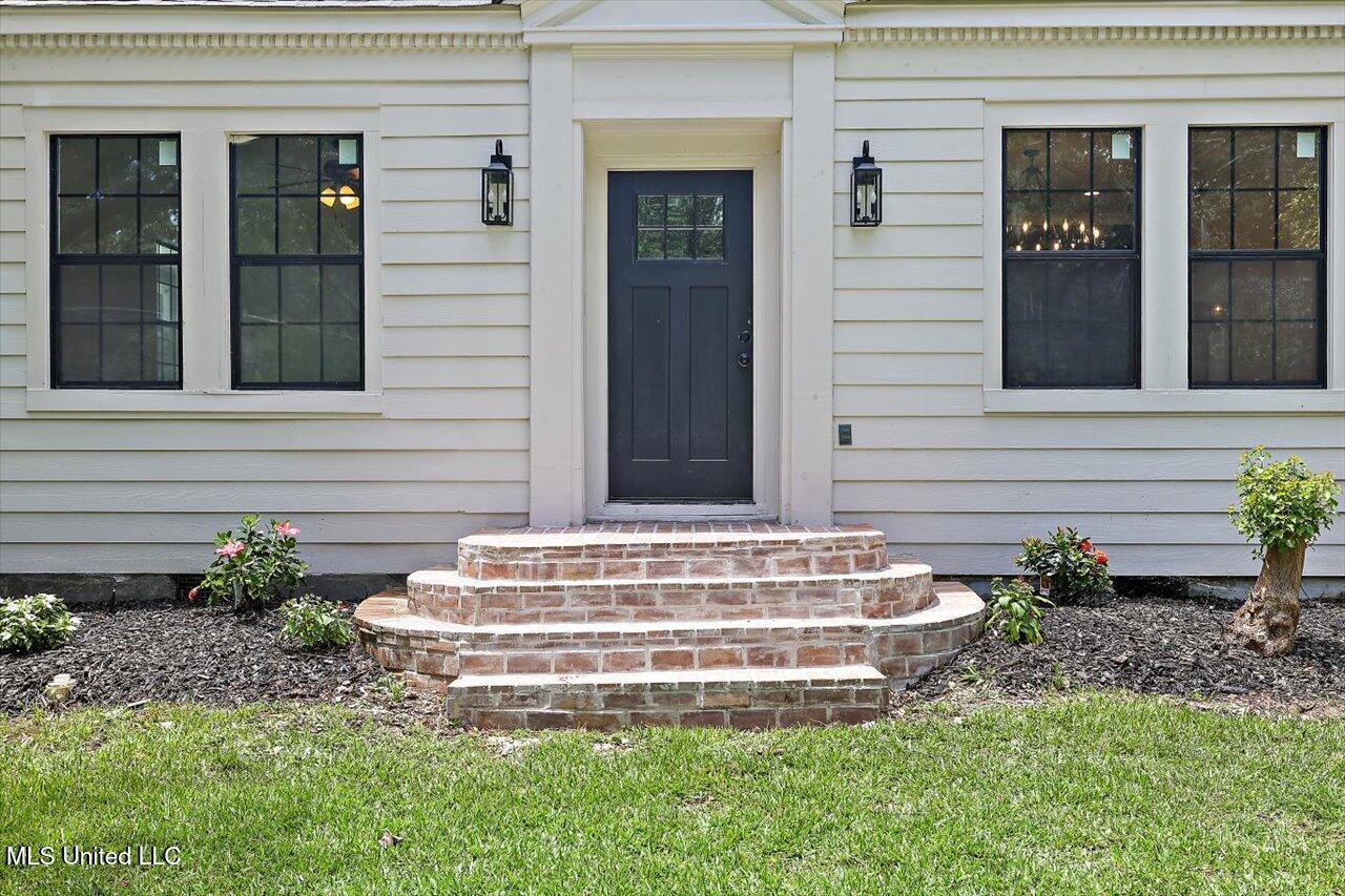 4017 Pine Hill Drive Property Photo 4