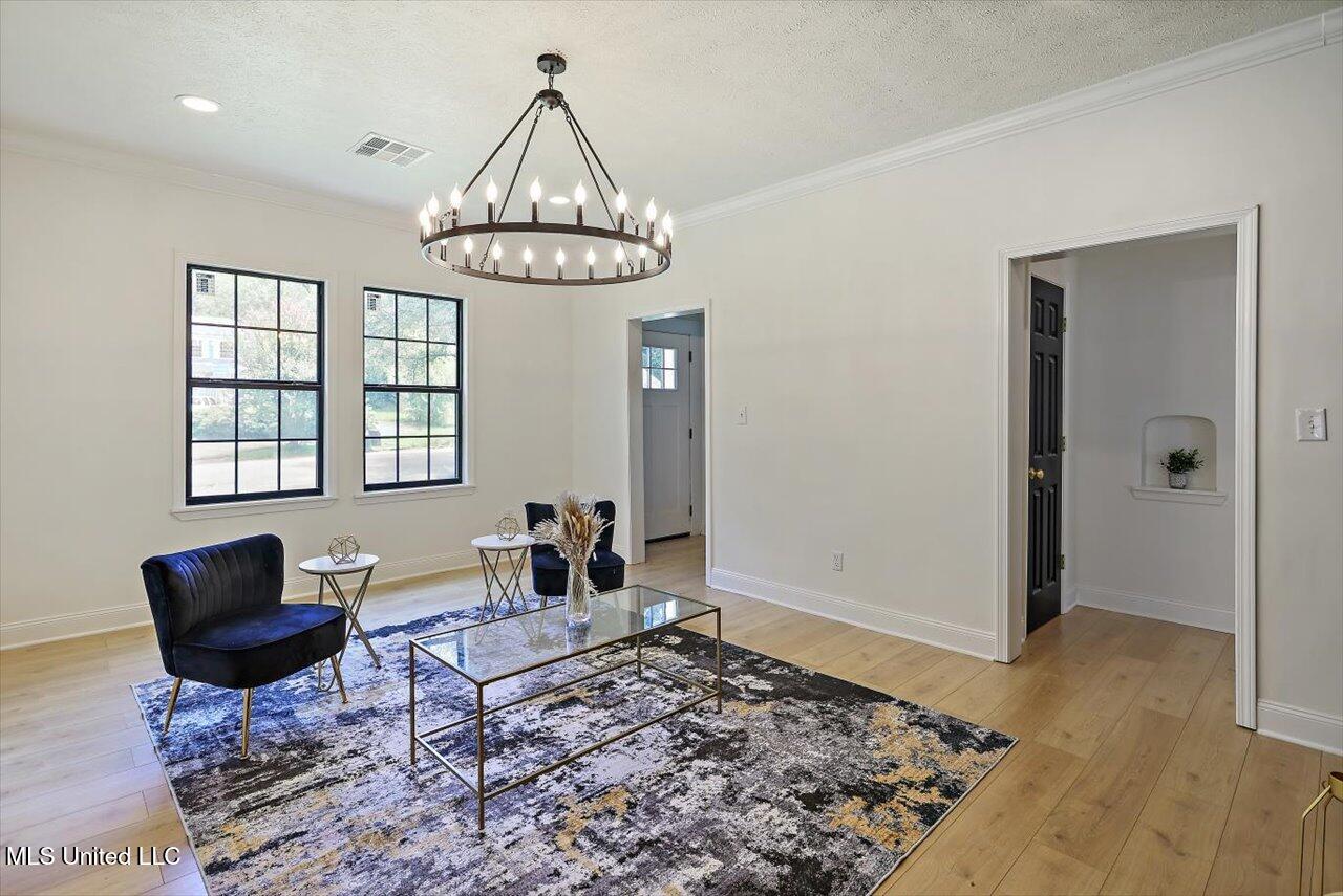 4017 Pine Hill Drive Property Photo 6