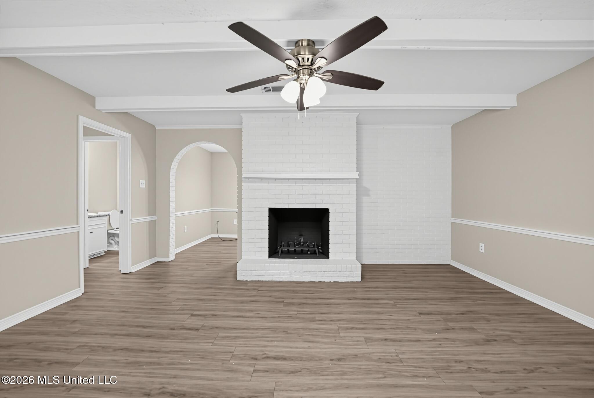 2046 Beechwood Boulevard Property Photo 3