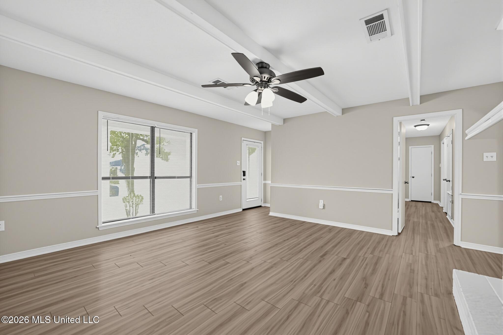 2046 Beechwood Boulevard Property Photo 4