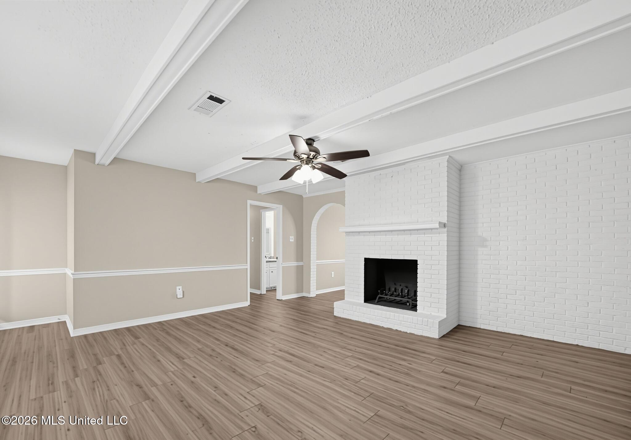 2046 Beechwood Boulevard Property Photo 5