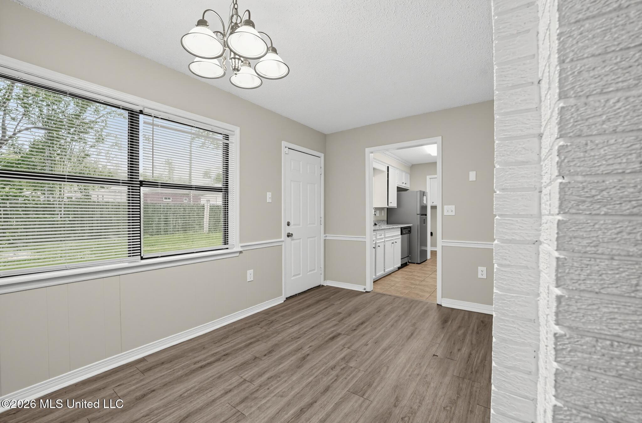 2046 Beechwood Boulevard Property Photo 10