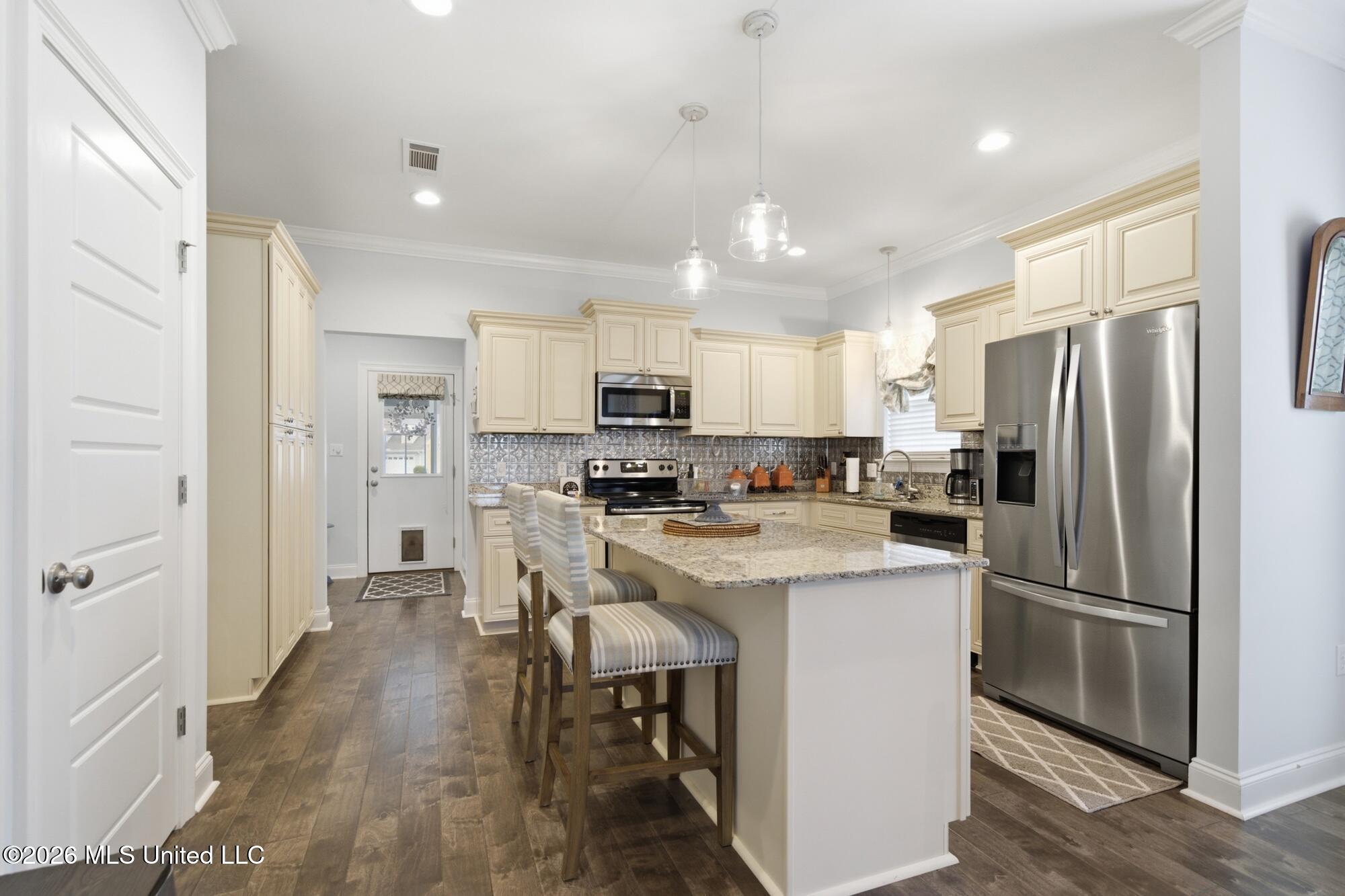 468 Legacy Boulevard Property Photo 12