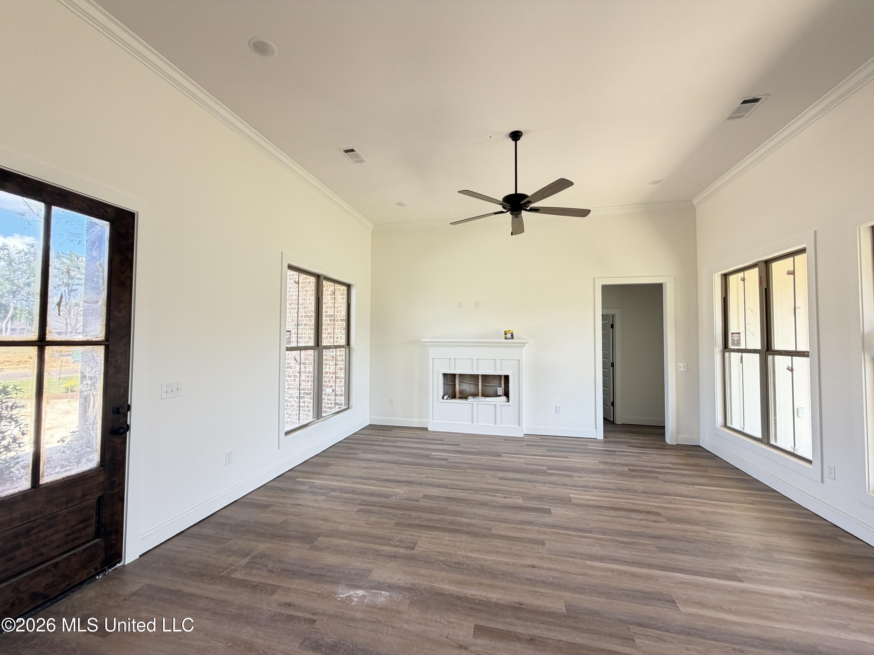 313 Brookfield Circle Property Photo 4