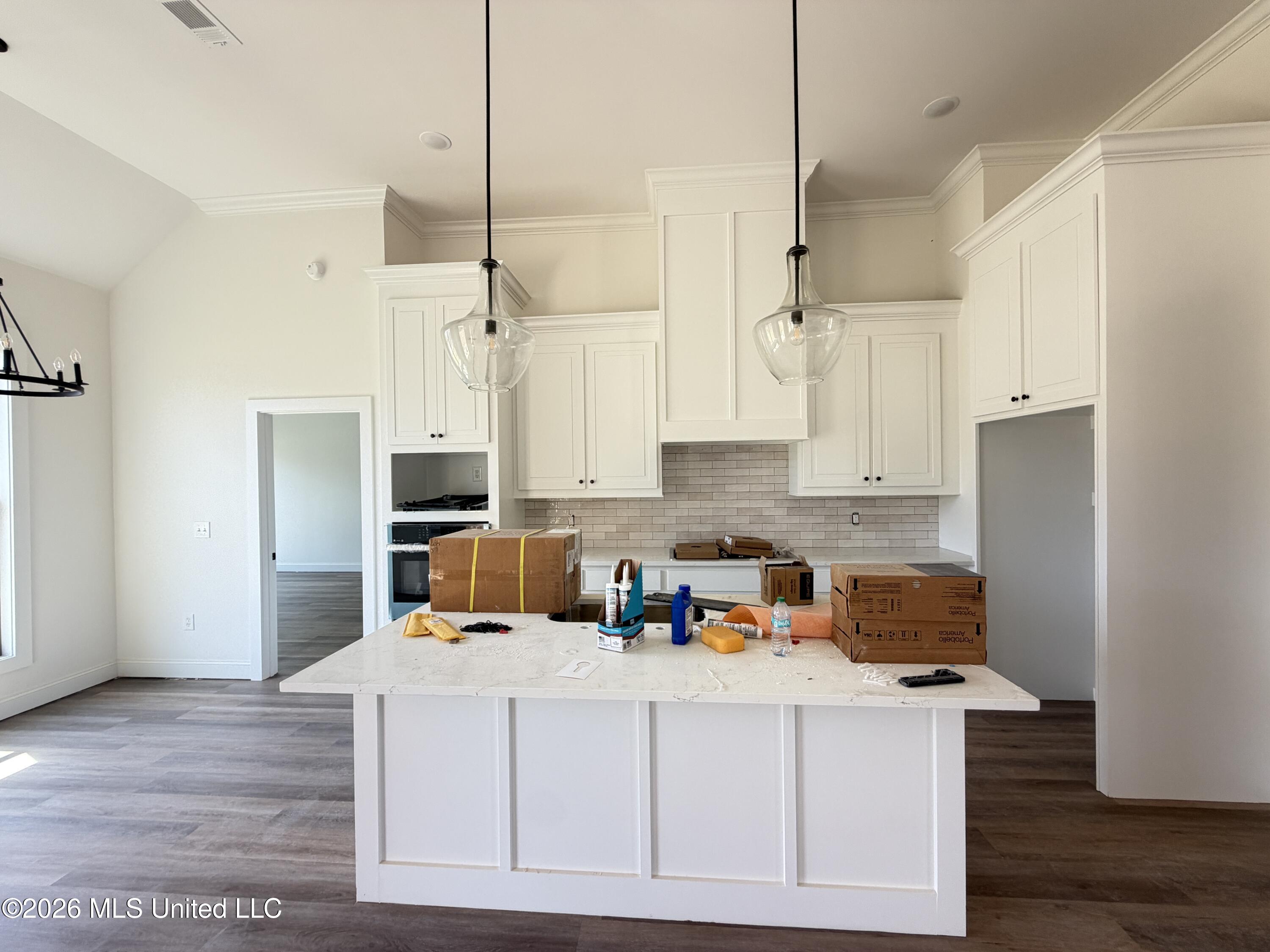 313 Brookfield Circle Property Photo 6