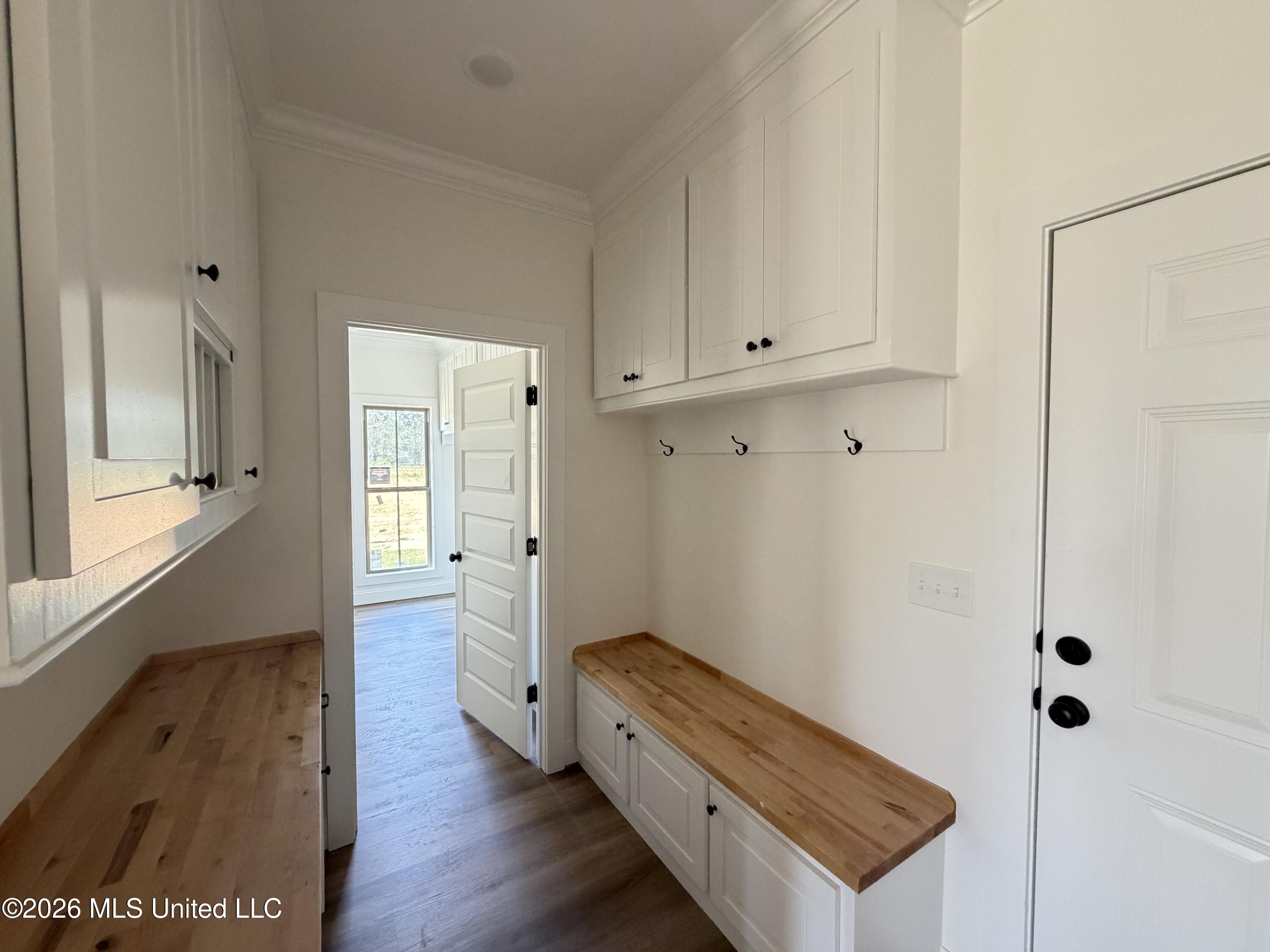 313 Brookfield Circle Property Photo 12