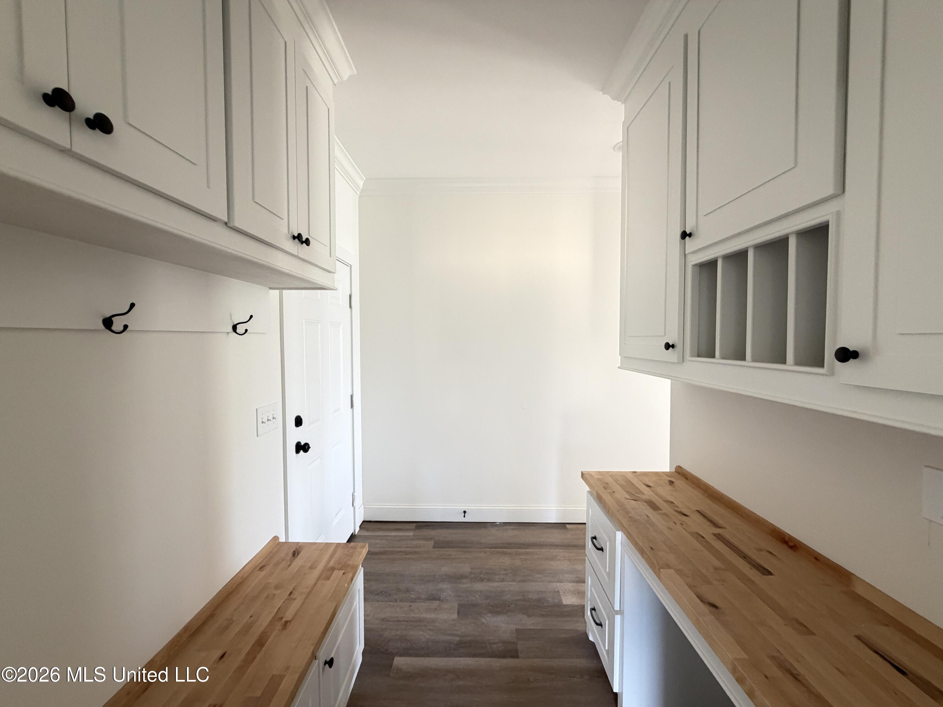 313 Brookfield Circle Property Photo 14
