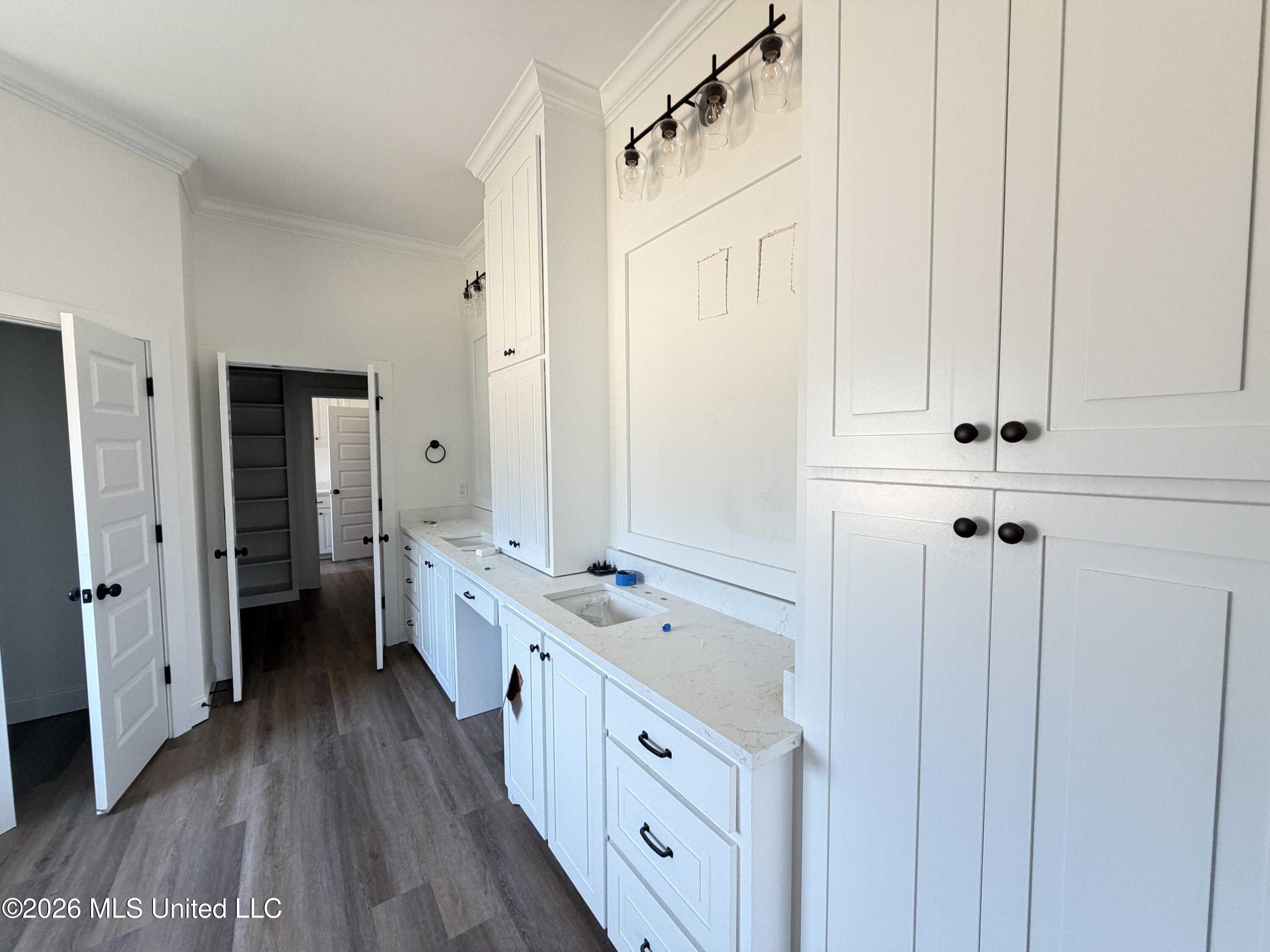 313 Brookfield Circle Property Photo 17