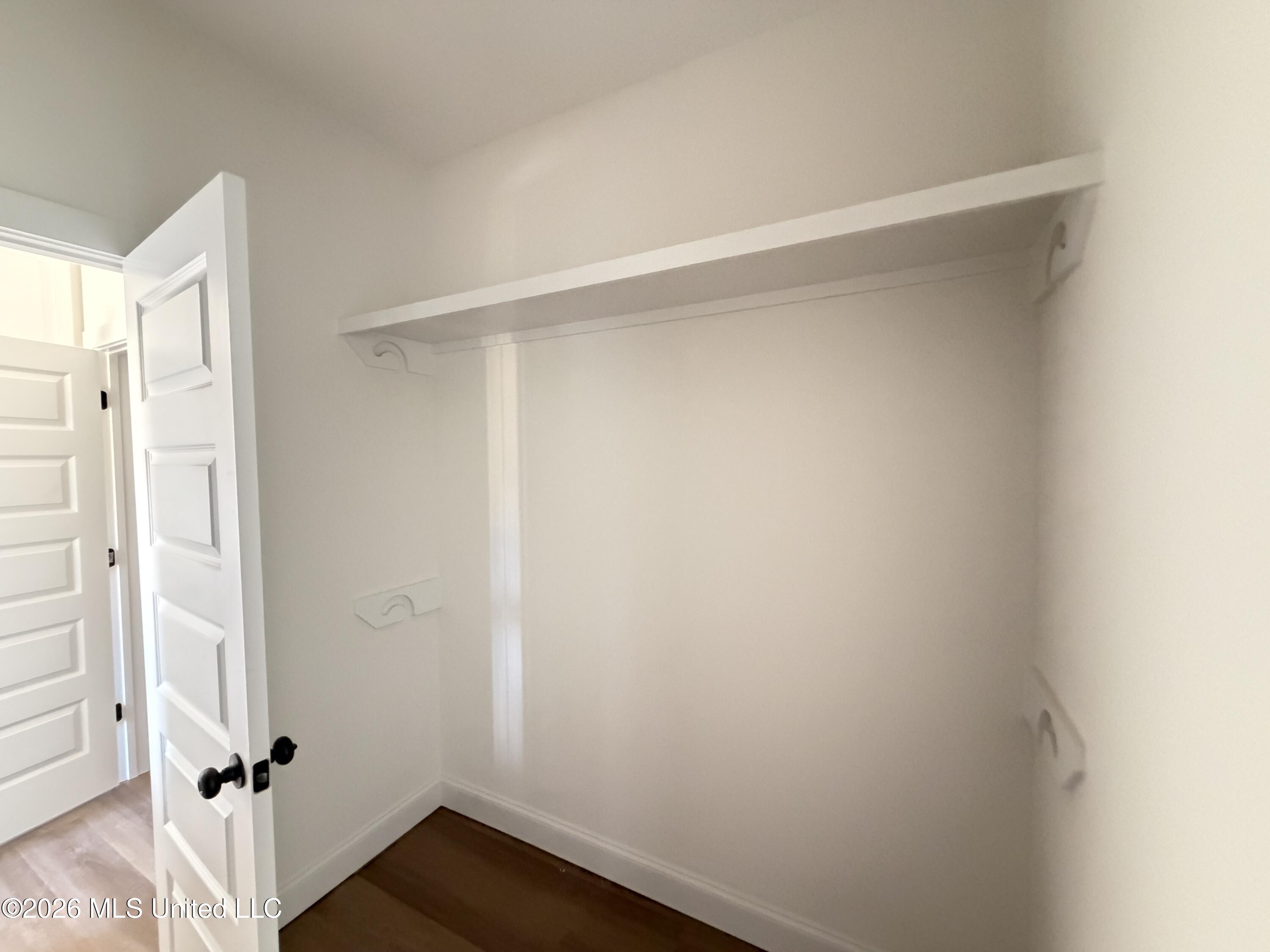 313 Brookfield Circle Property Photo 23