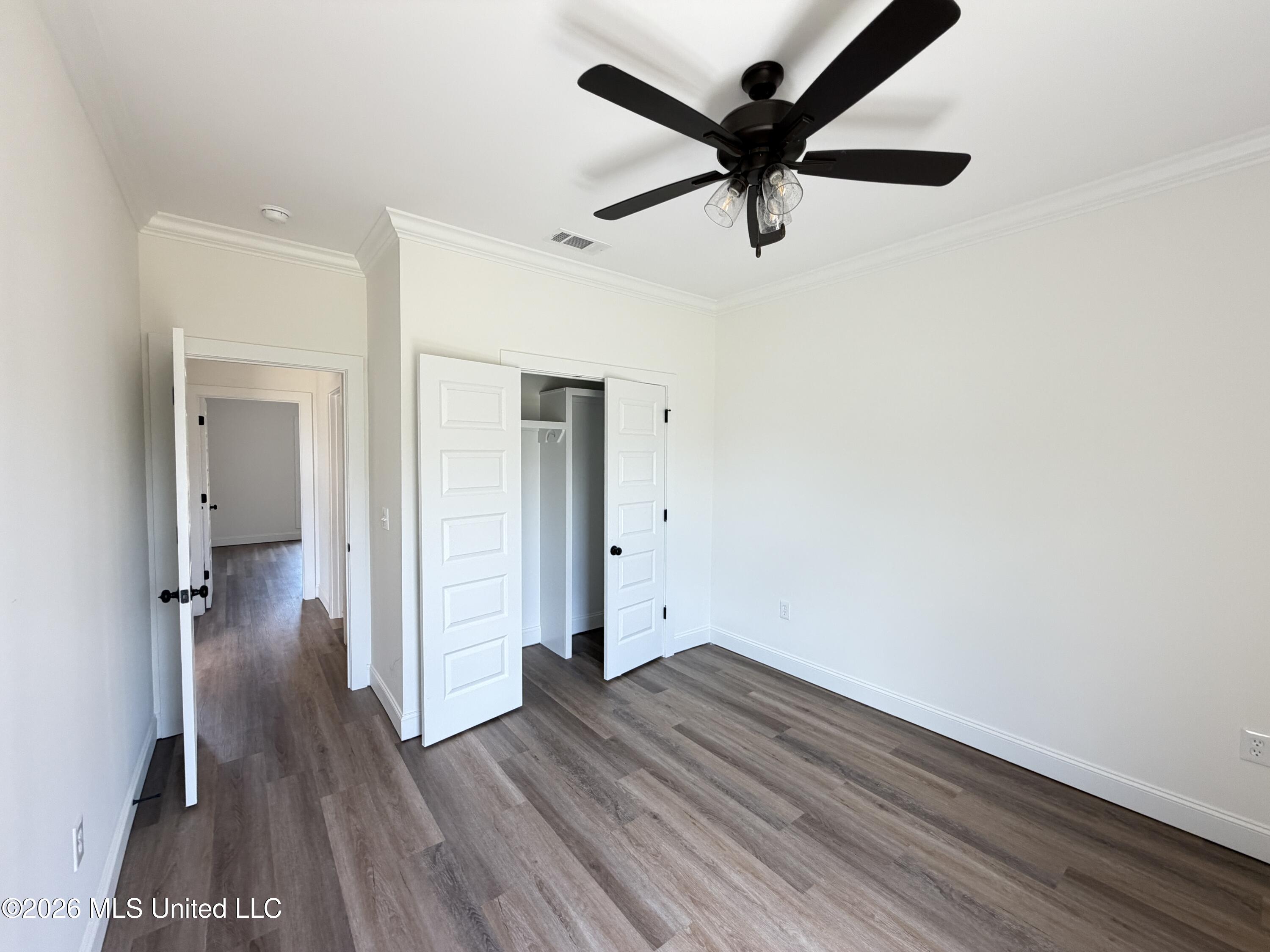 313 Brookfield Circle Property Photo 28