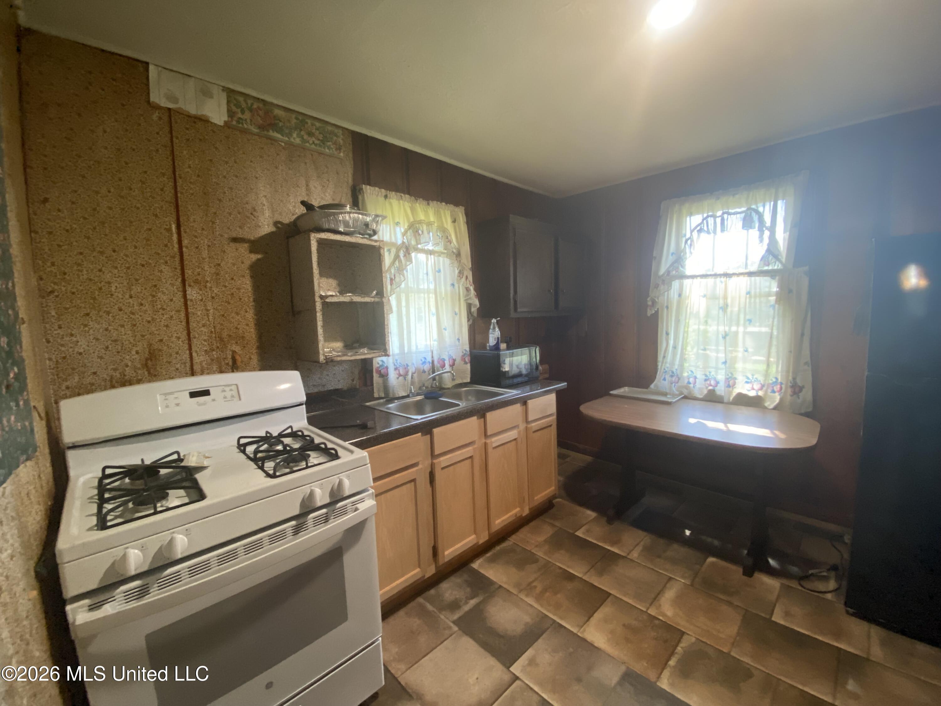 402 S Spruce Street Property Photo 3